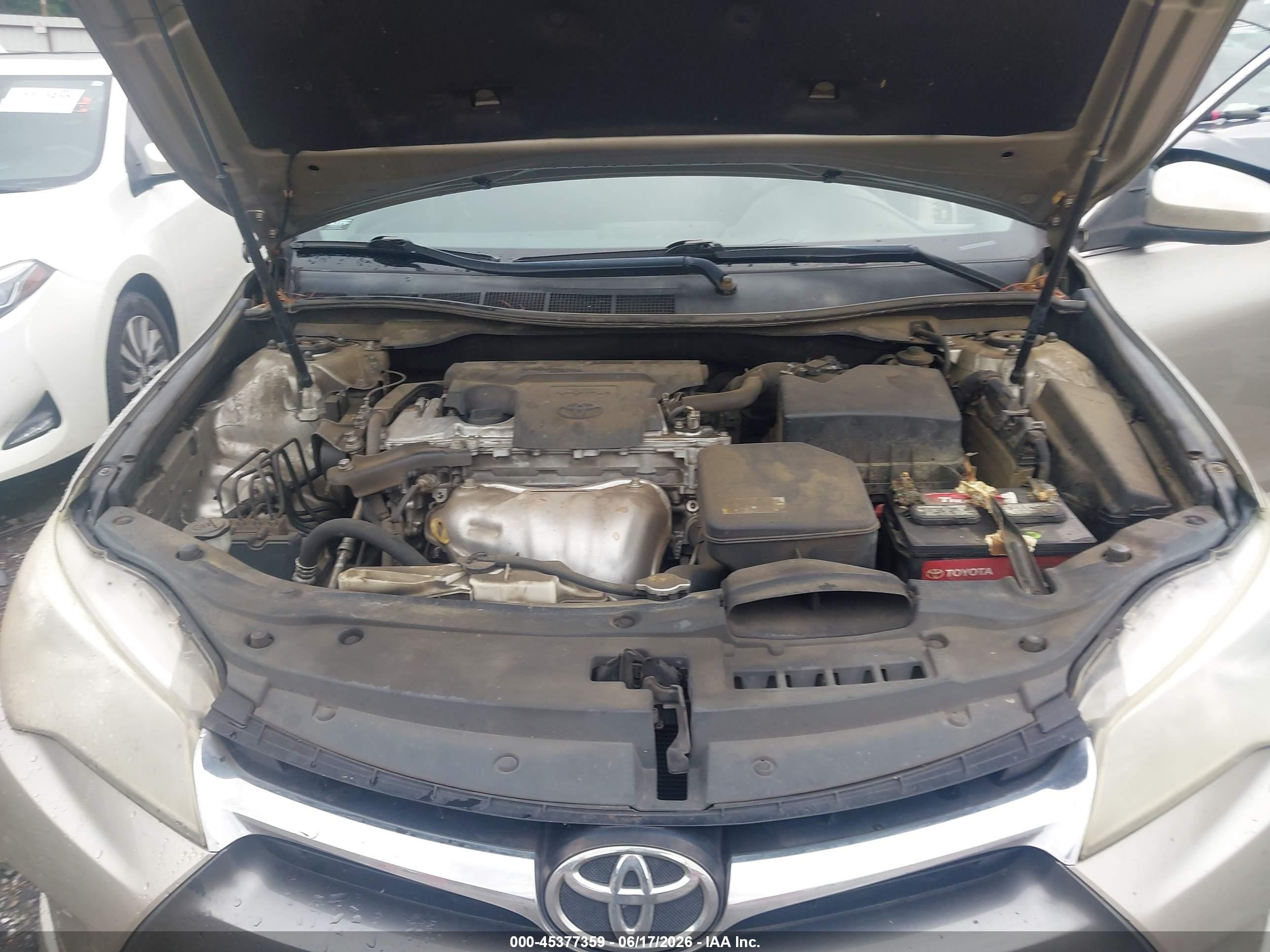 2015 Toyota Camry Le Gold vin: 4T4BF1FK8FR508354