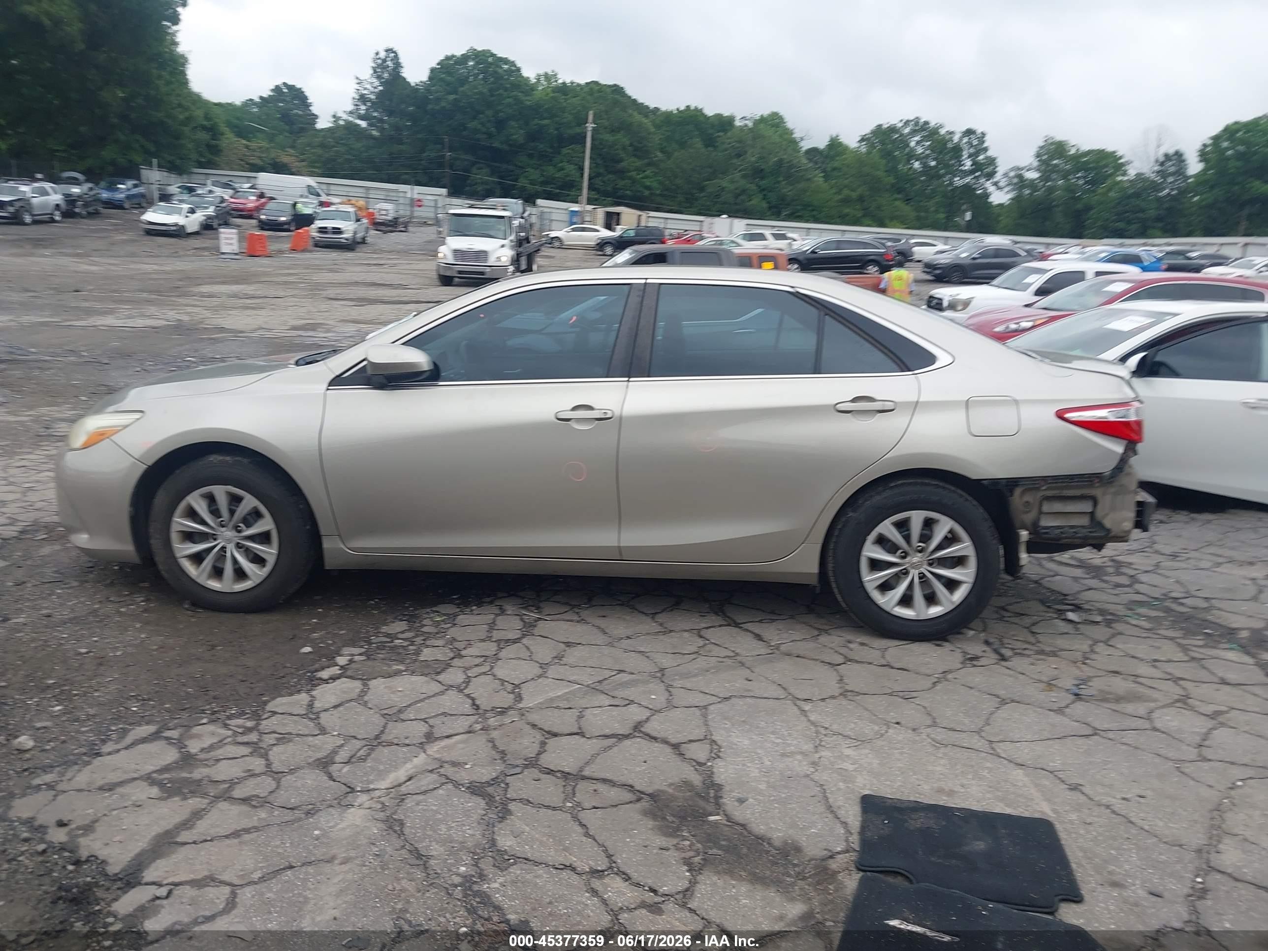 2015 Toyota Camry Le Gold vin: 4T4BF1FK8FR508354