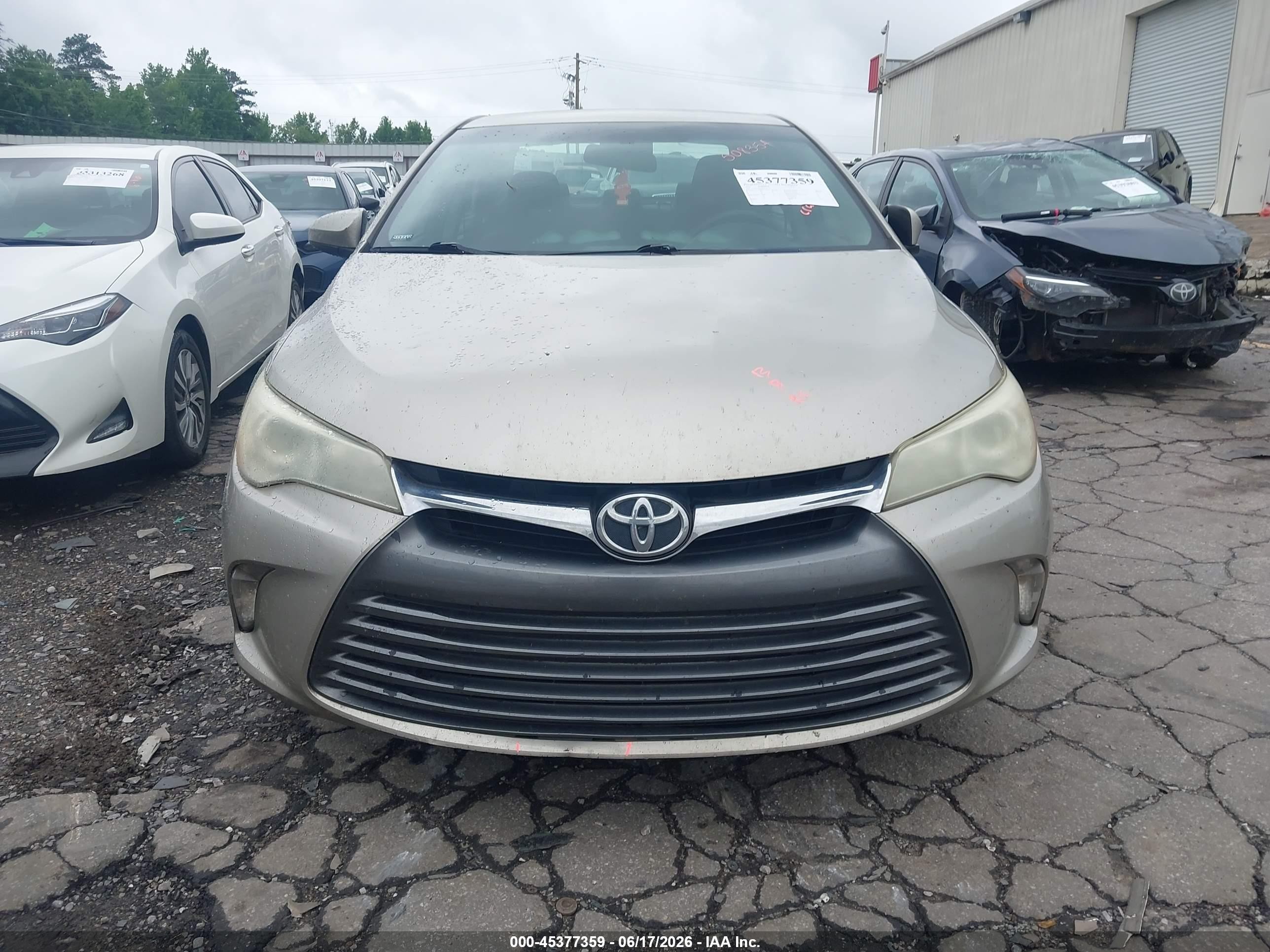 2015 Toyota Camry Le Gold vin: 4T4BF1FK8FR508354
