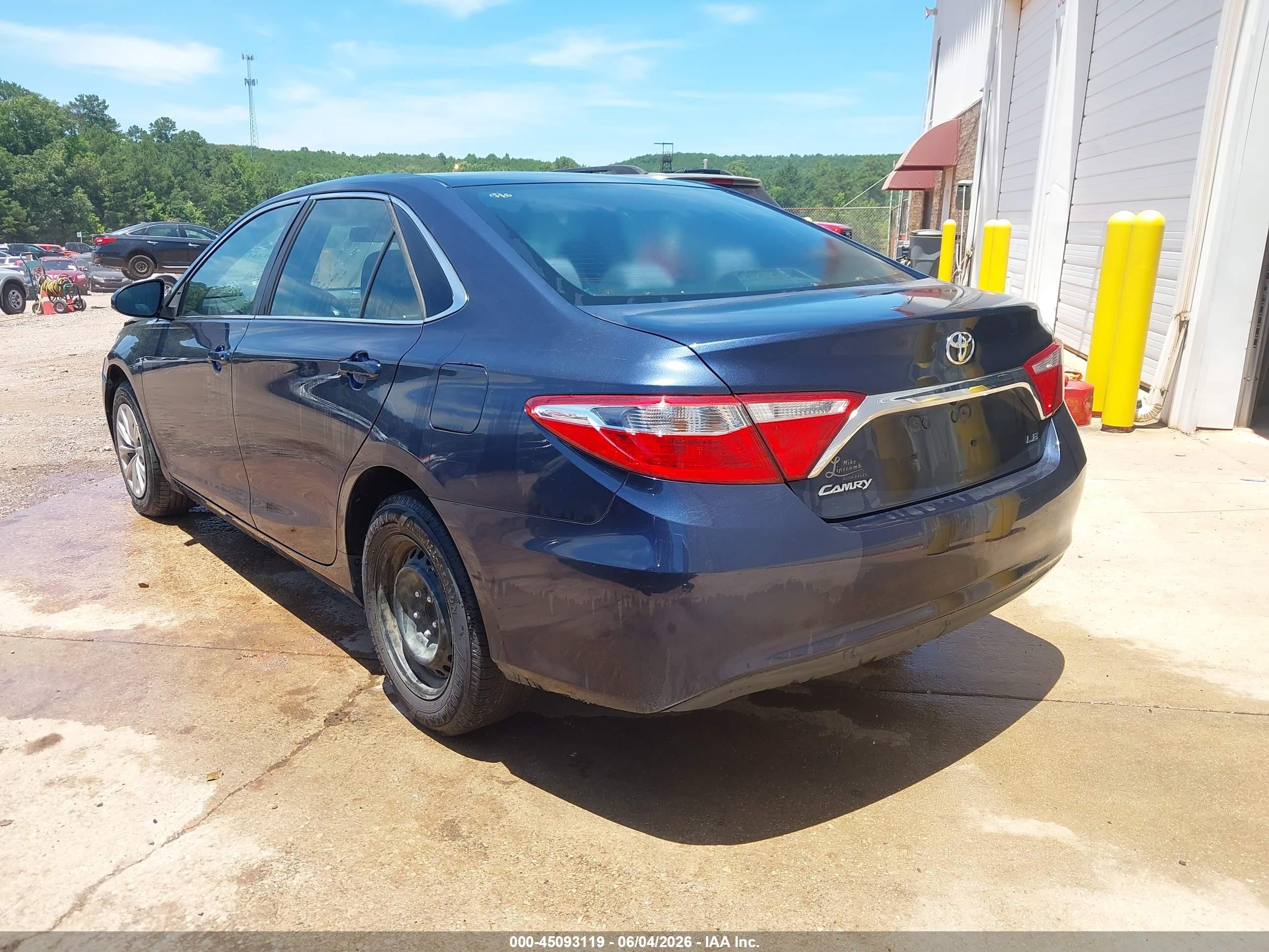 2016 Toyota Camry Le Blue vin: 4T4BF1FK8GR549522