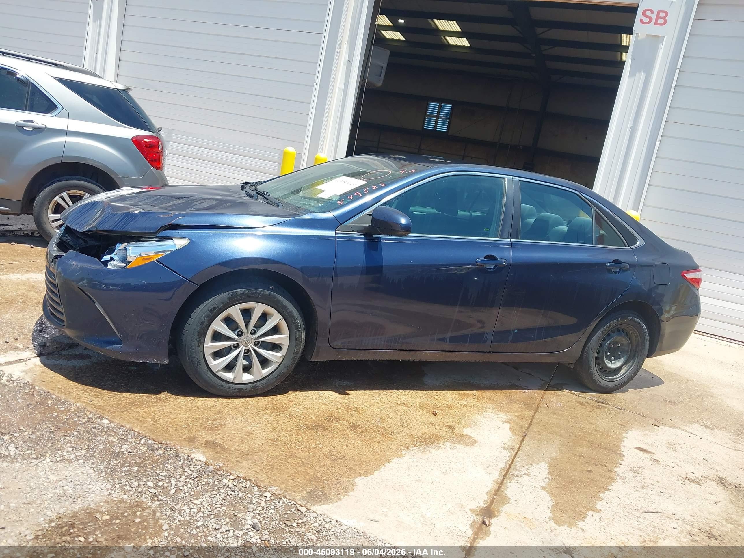 2016 Toyota Camry Le Blue vin: 4T4BF1FK8GR549522