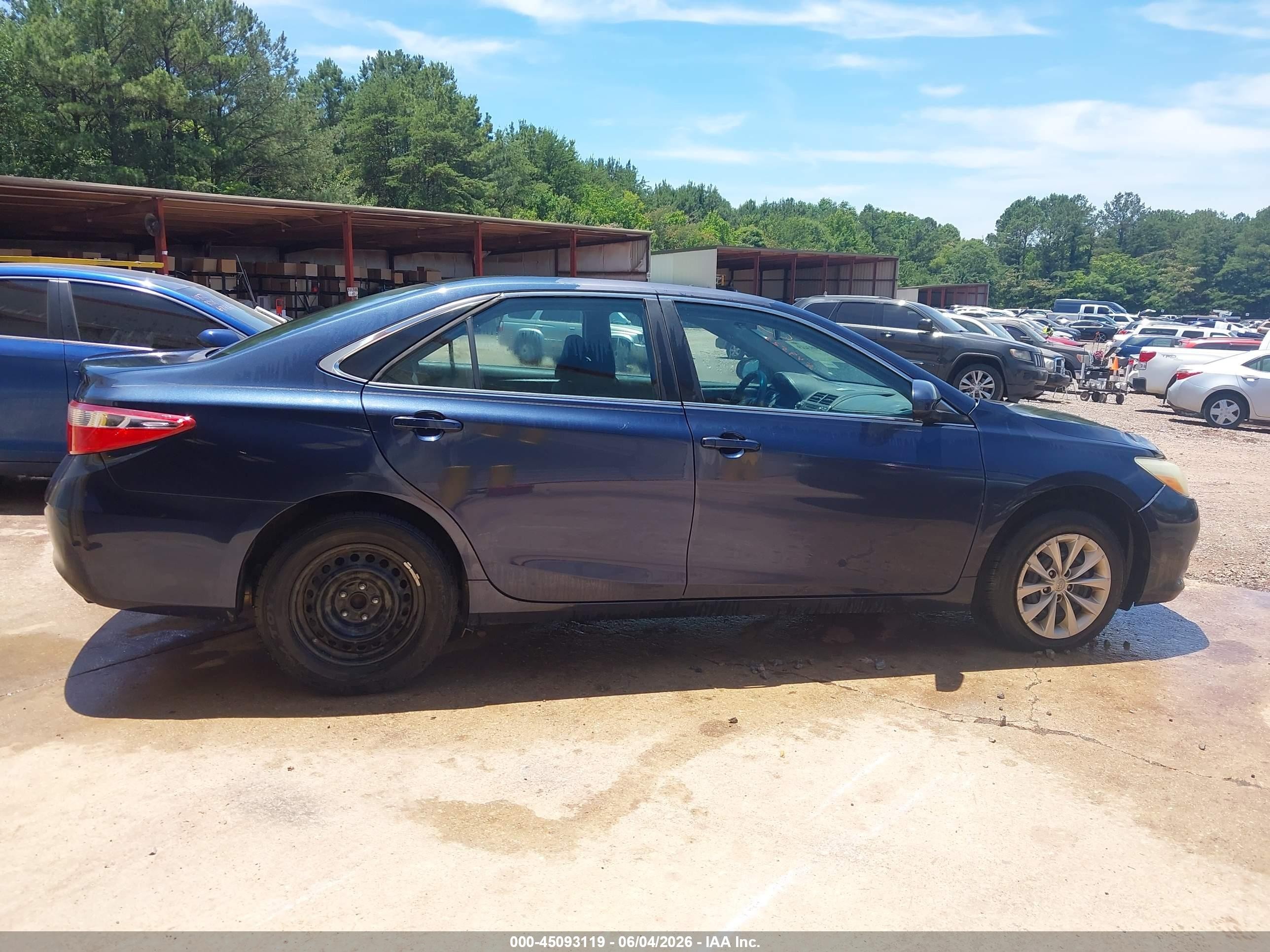 2016 Toyota Camry Le Blue vin: 4T4BF1FK8GR549522