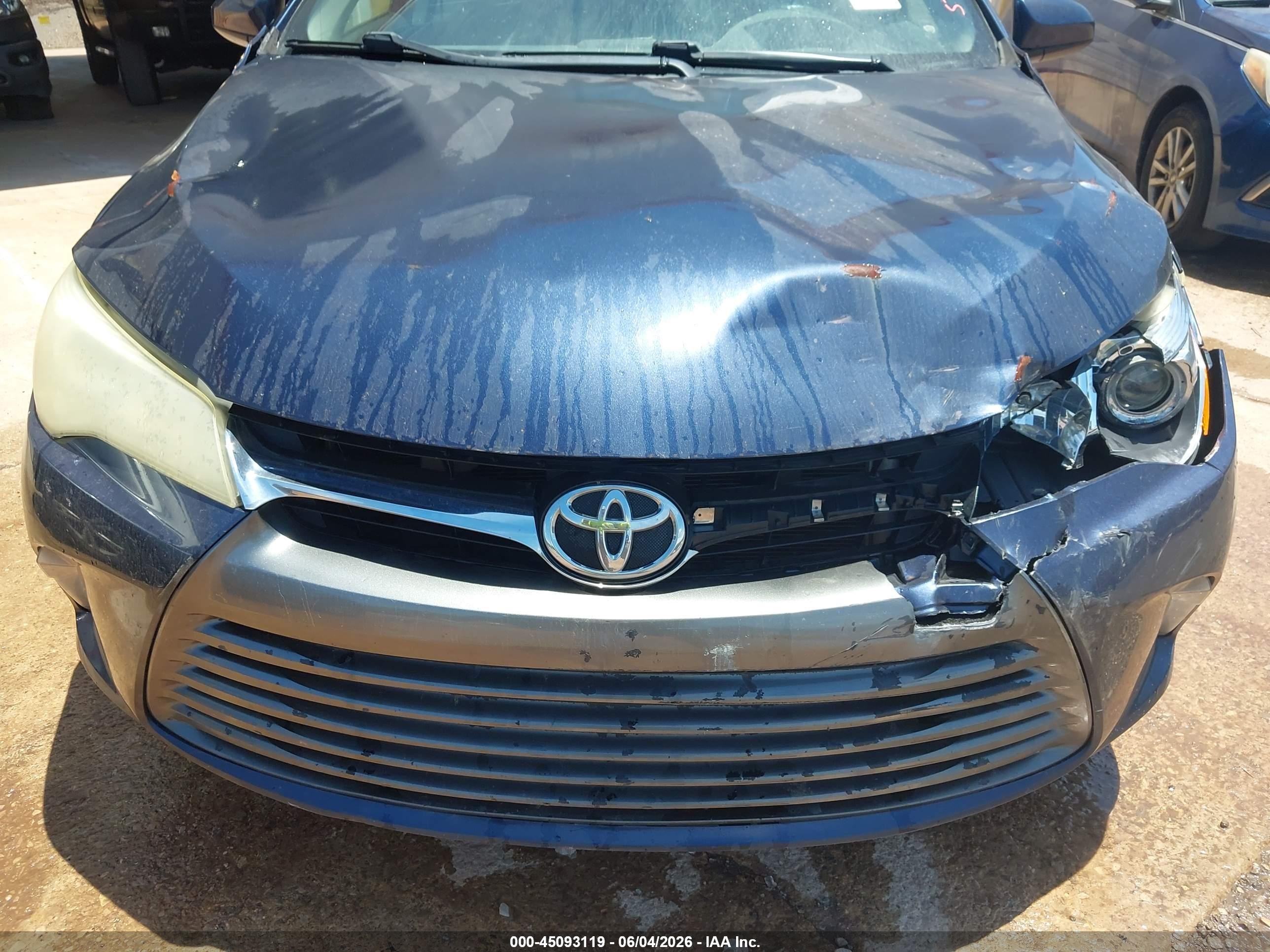 2016 Toyota Camry Le Blue vin: 4T4BF1FK8GR549522