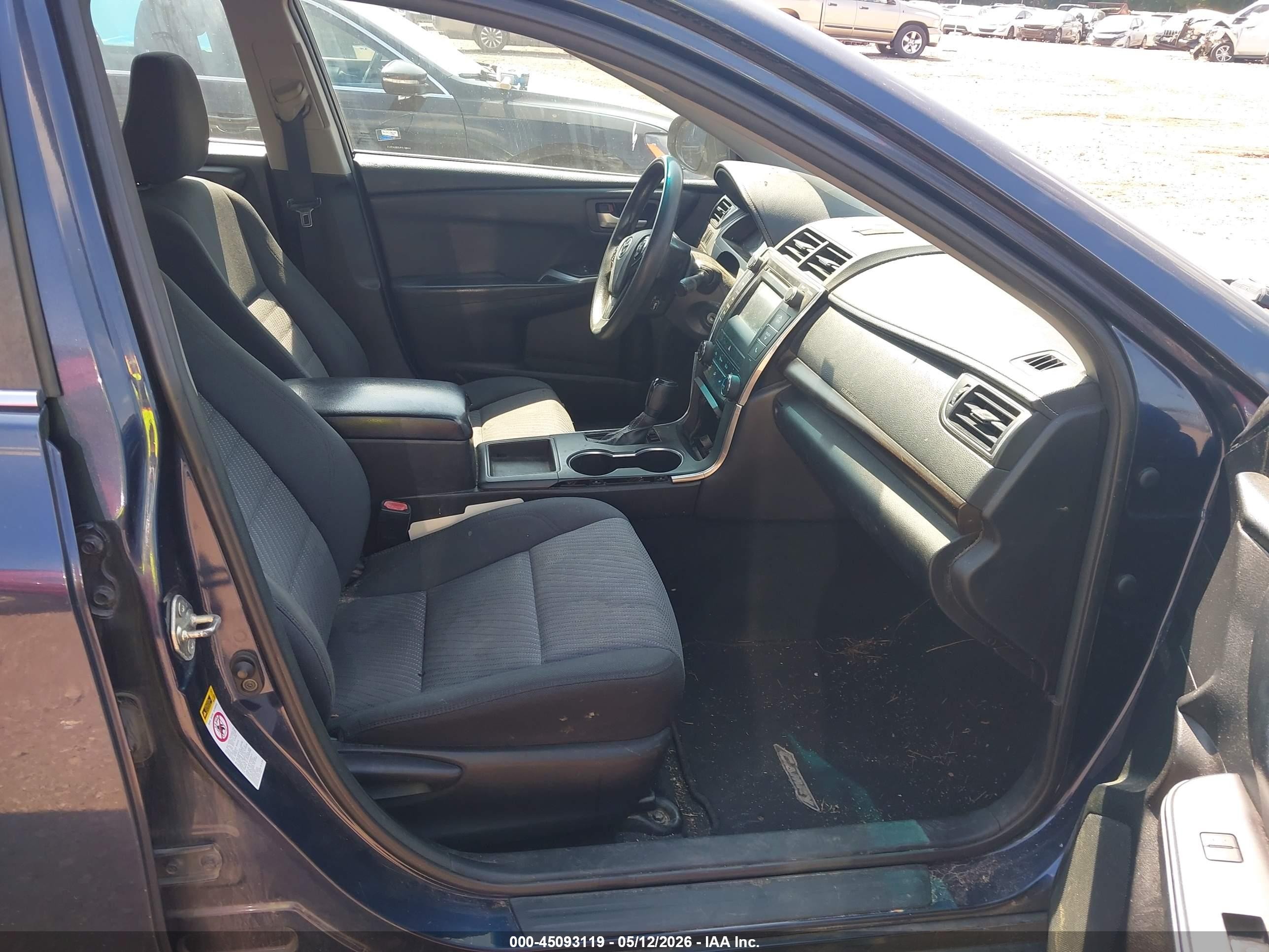 2016 Toyota Camry Le Blue vin: 4T4BF1FK8GR549522