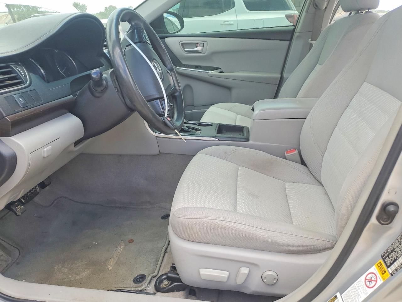 2016 Toyota Camry Le Silver vin: 4T4BF1FK8GR561086