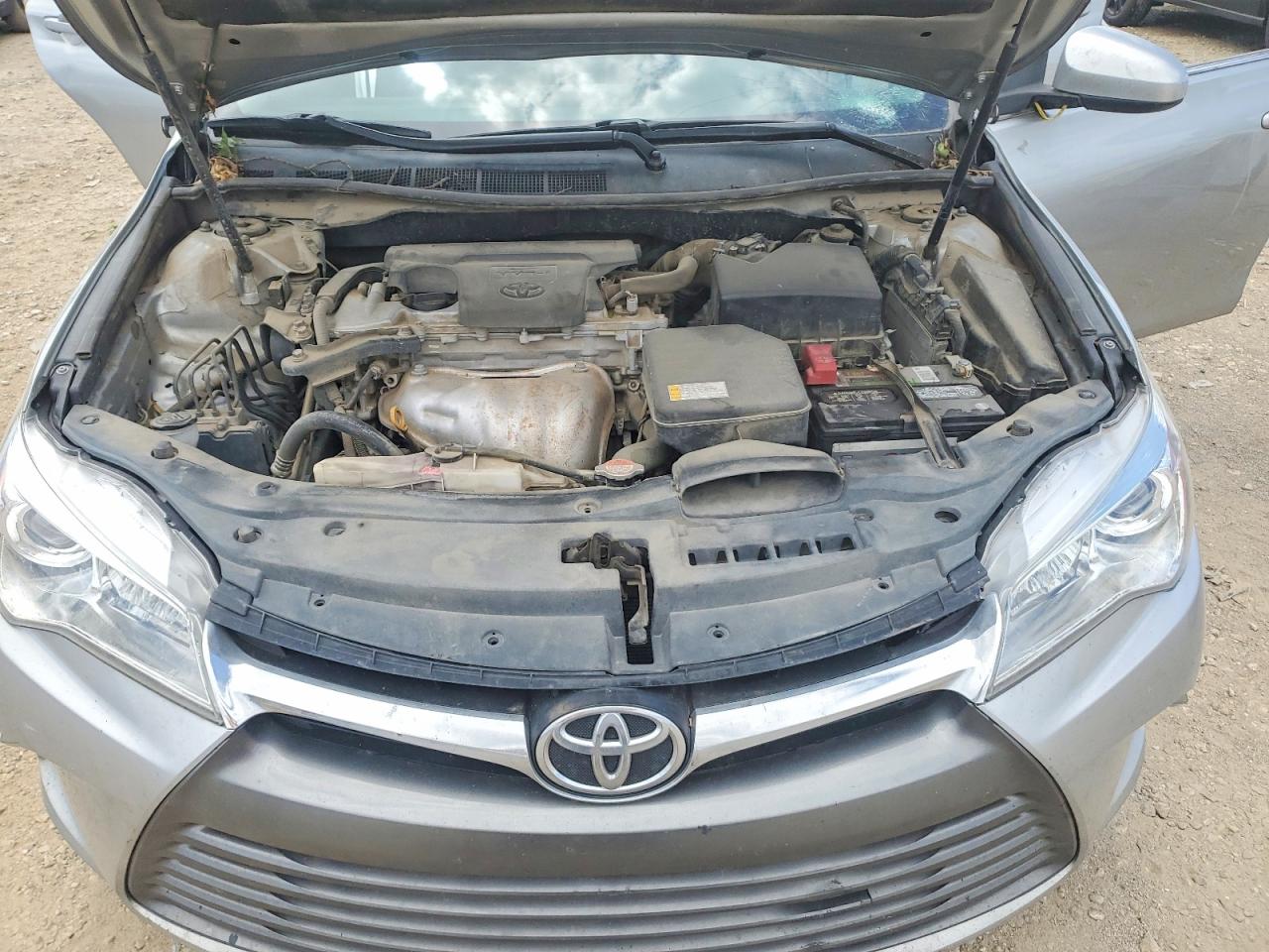 2016 Toyota Camry Le Silver vin: 4T4BF1FK8GR561086