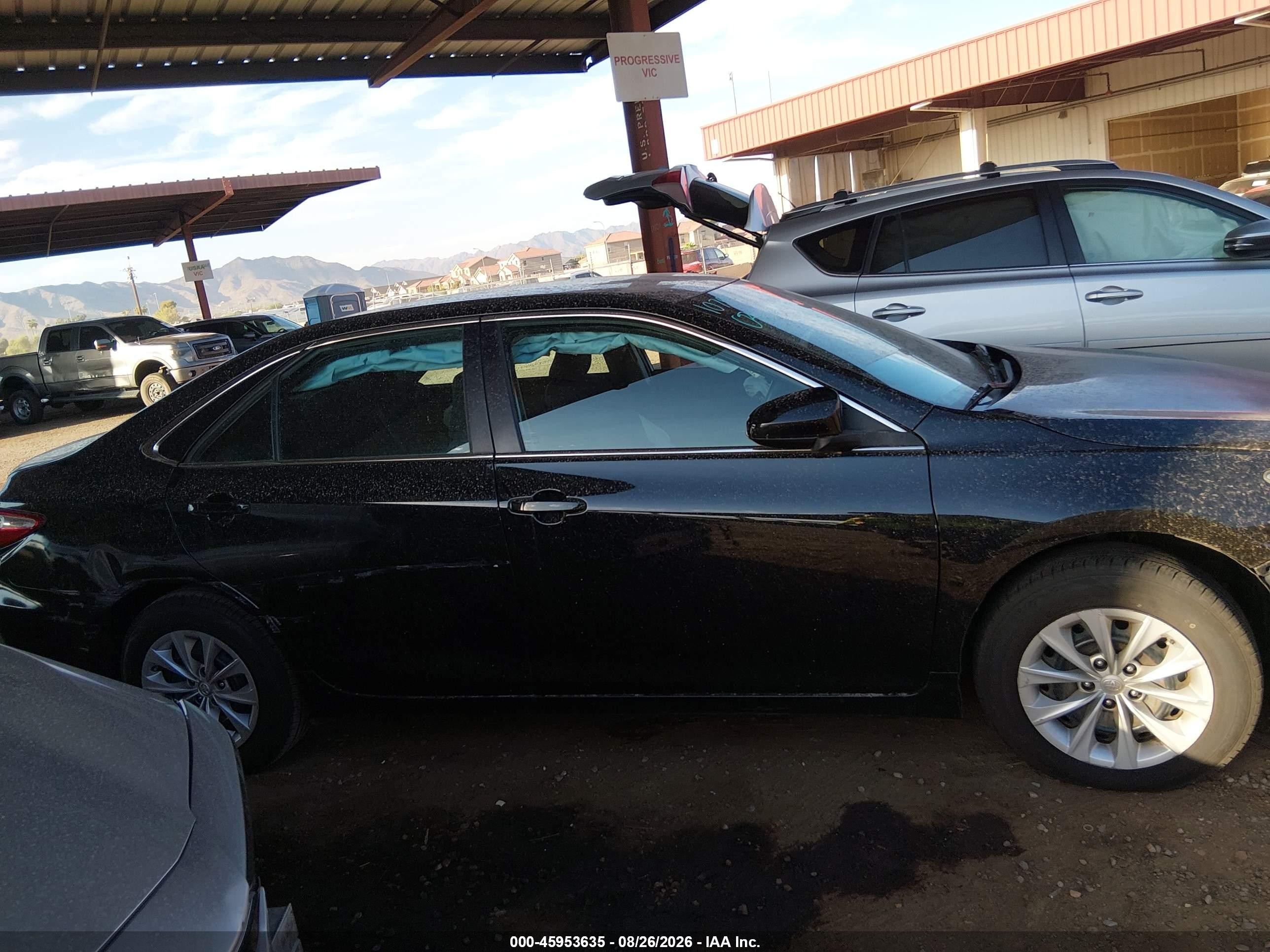 2016 Toyota Camry Le Black vin: 4T4BF1FK8GR572783