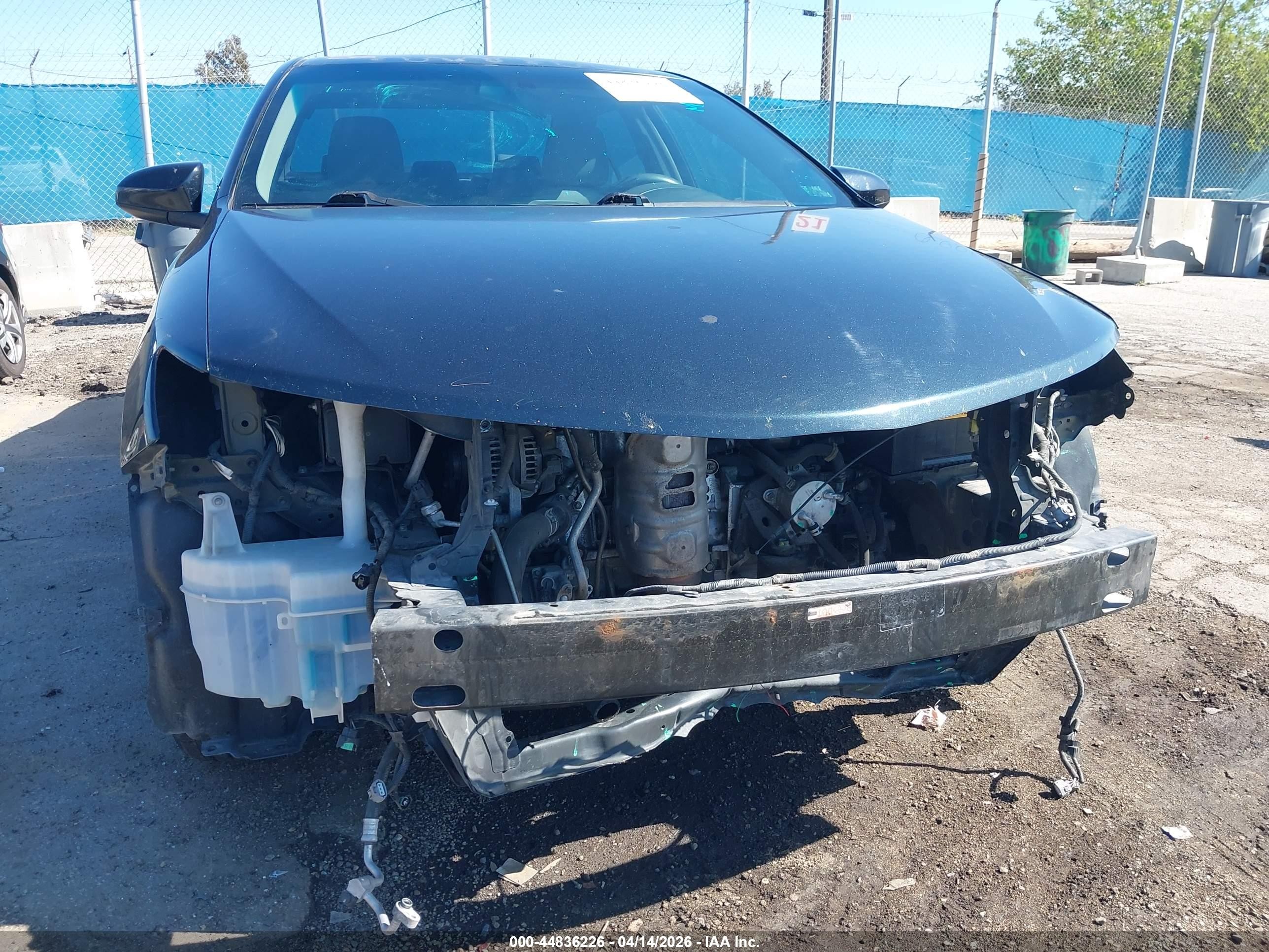 2012 Toyota Camry Le Blue vin: 4T4BF1FK9CR157708