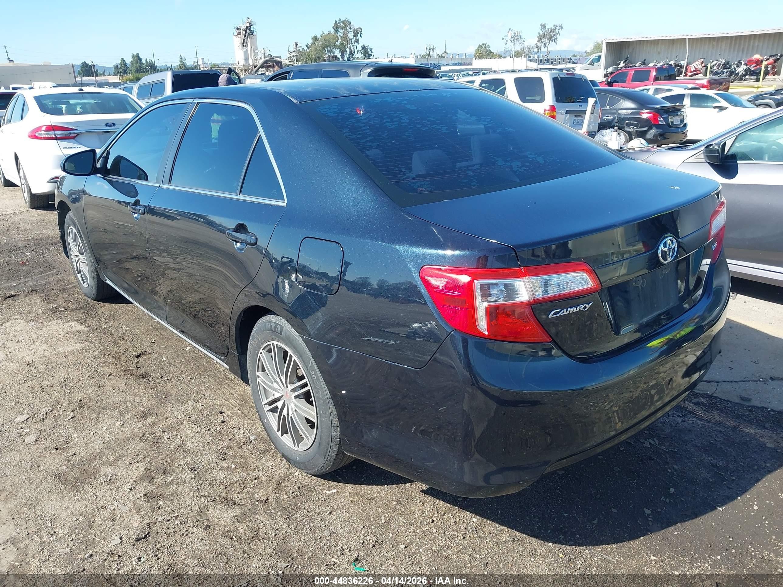 2012 Toyota Camry Le Blue vin: 4T4BF1FK9CR157708