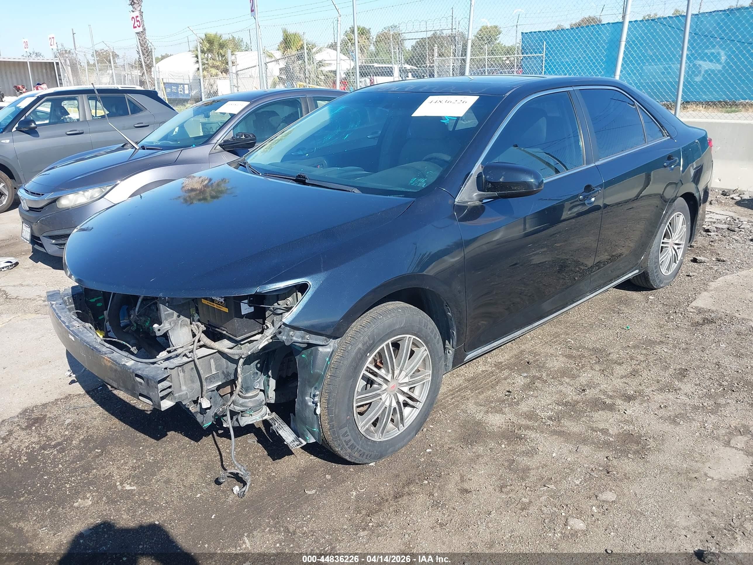 2012 Toyota Camry Le Blue vin: 4T4BF1FK9CR157708
