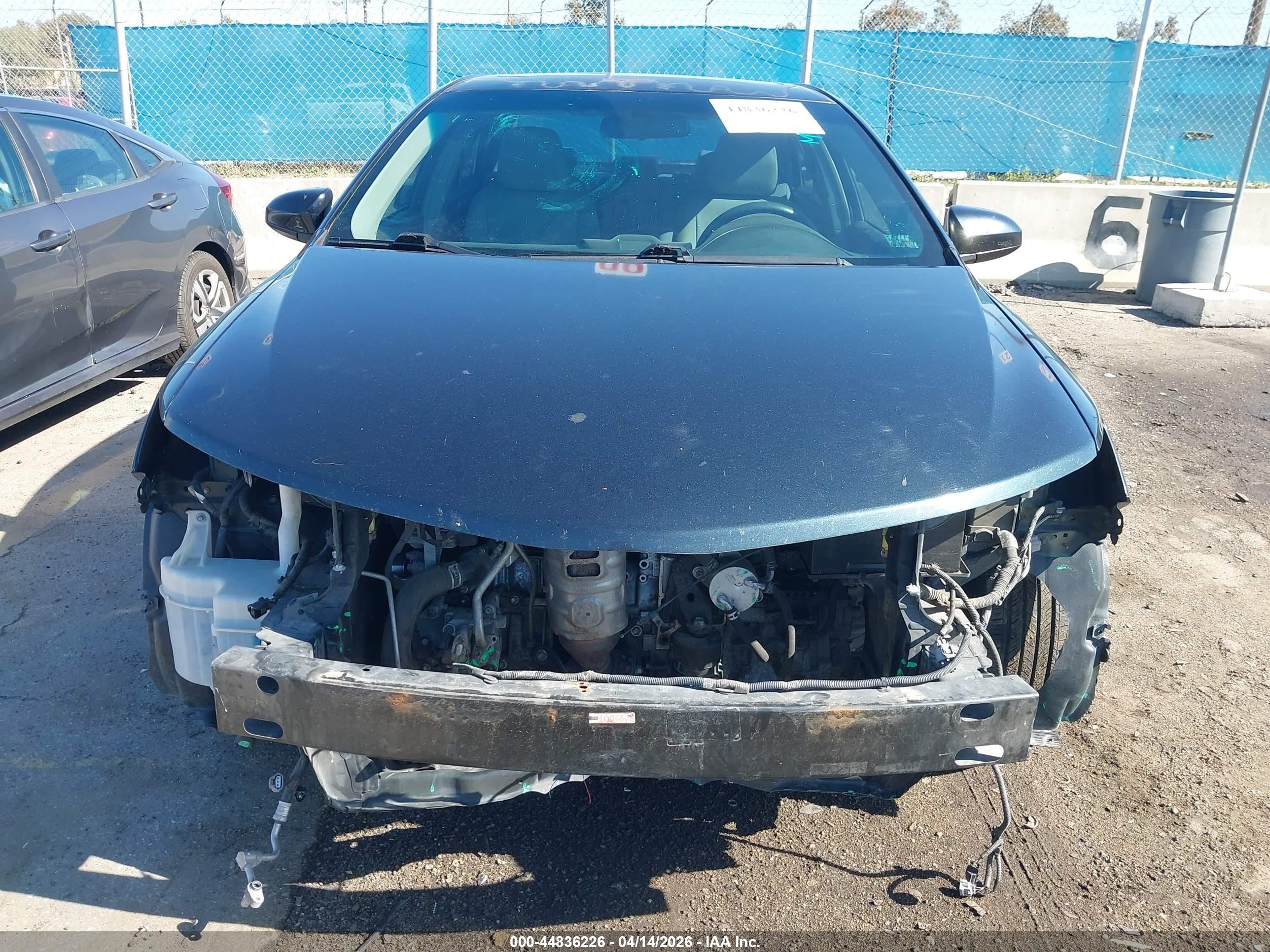 2012 Toyota Camry Le Blue vin: 4T4BF1FK9CR157708