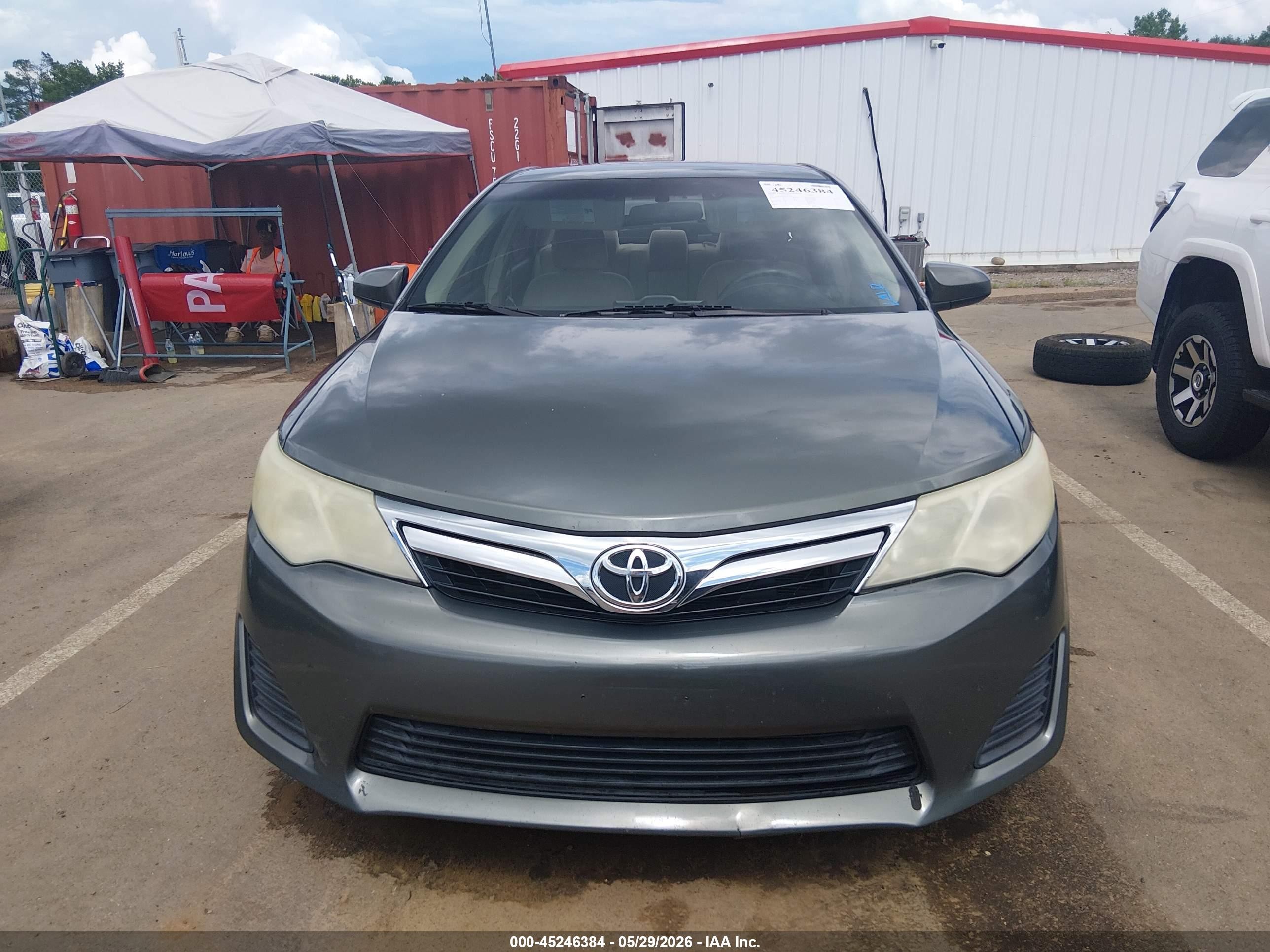 2012 Toyota Camry Le Green vin: 4T4BF1FK9CR165064