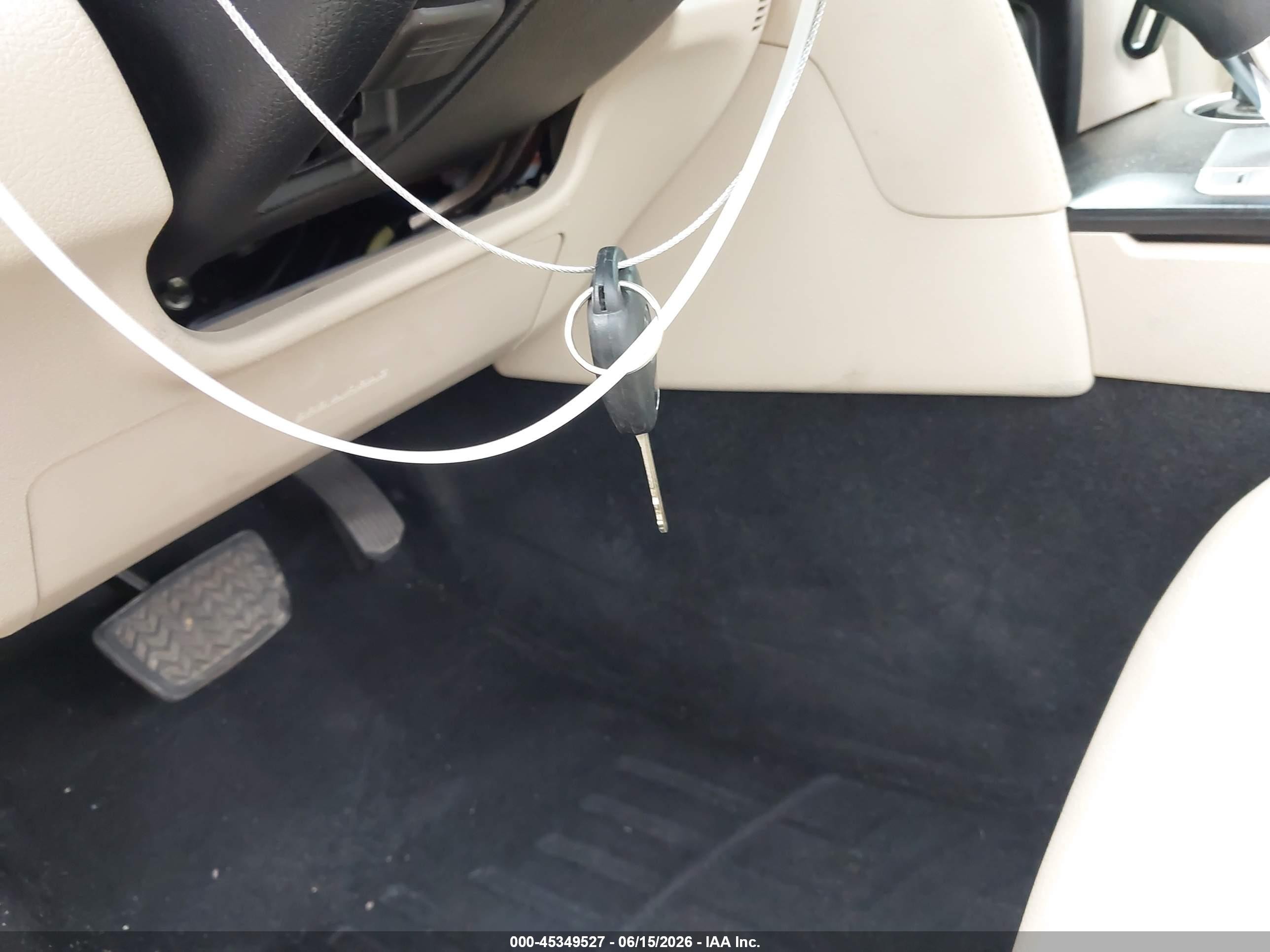 2012 Toyota Camry Le White vin: 4T4BF1FK9CR195097