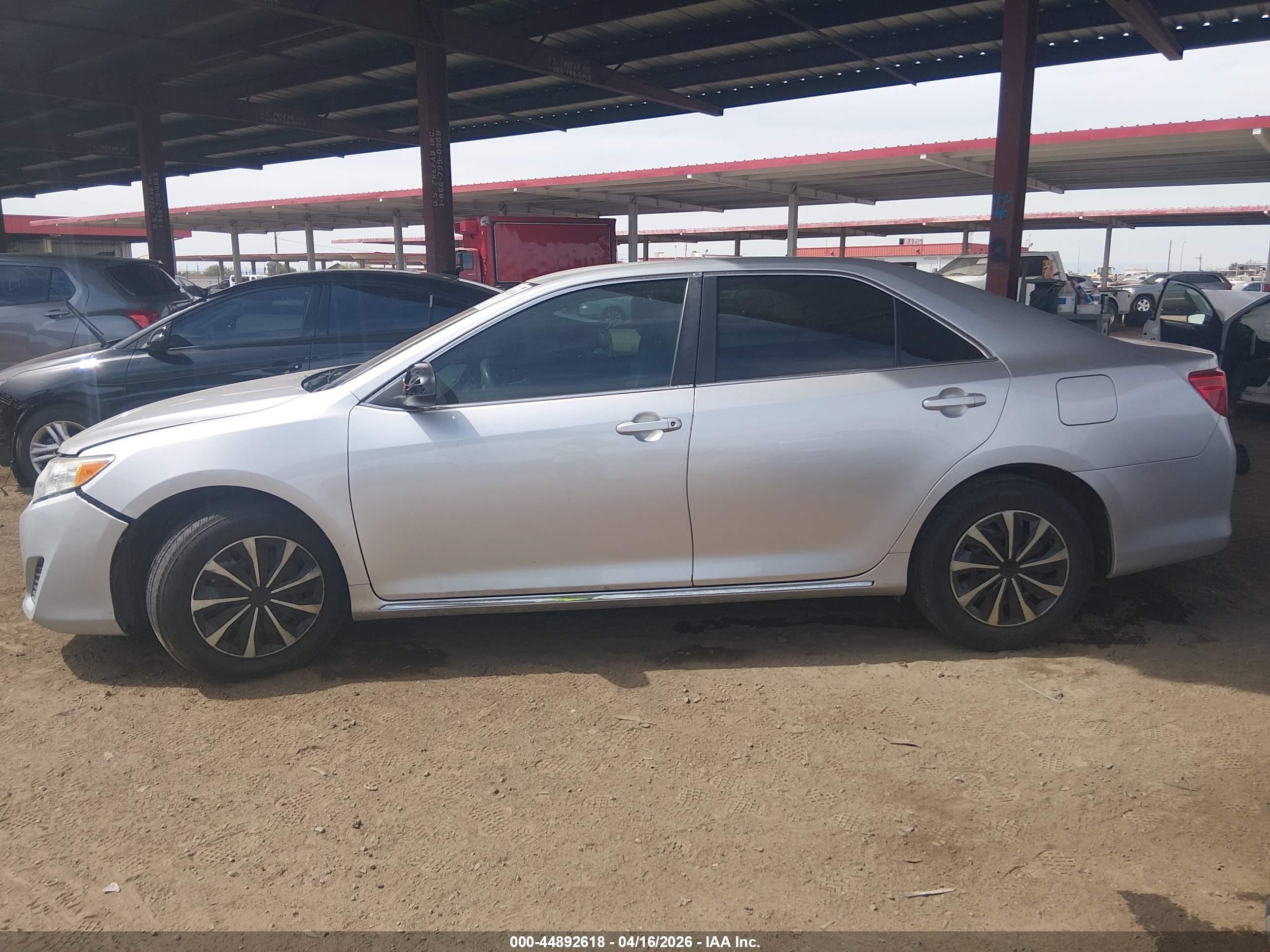 2012 Toyota Camry Le Серебряный vin: 4T4BF1FK9CR212576