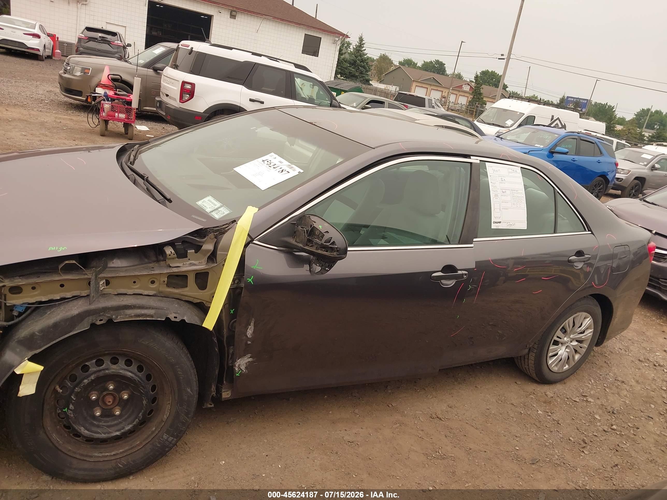 2013 Toyota Camry Le Gray vin: 4T4BF1FK9DR290891