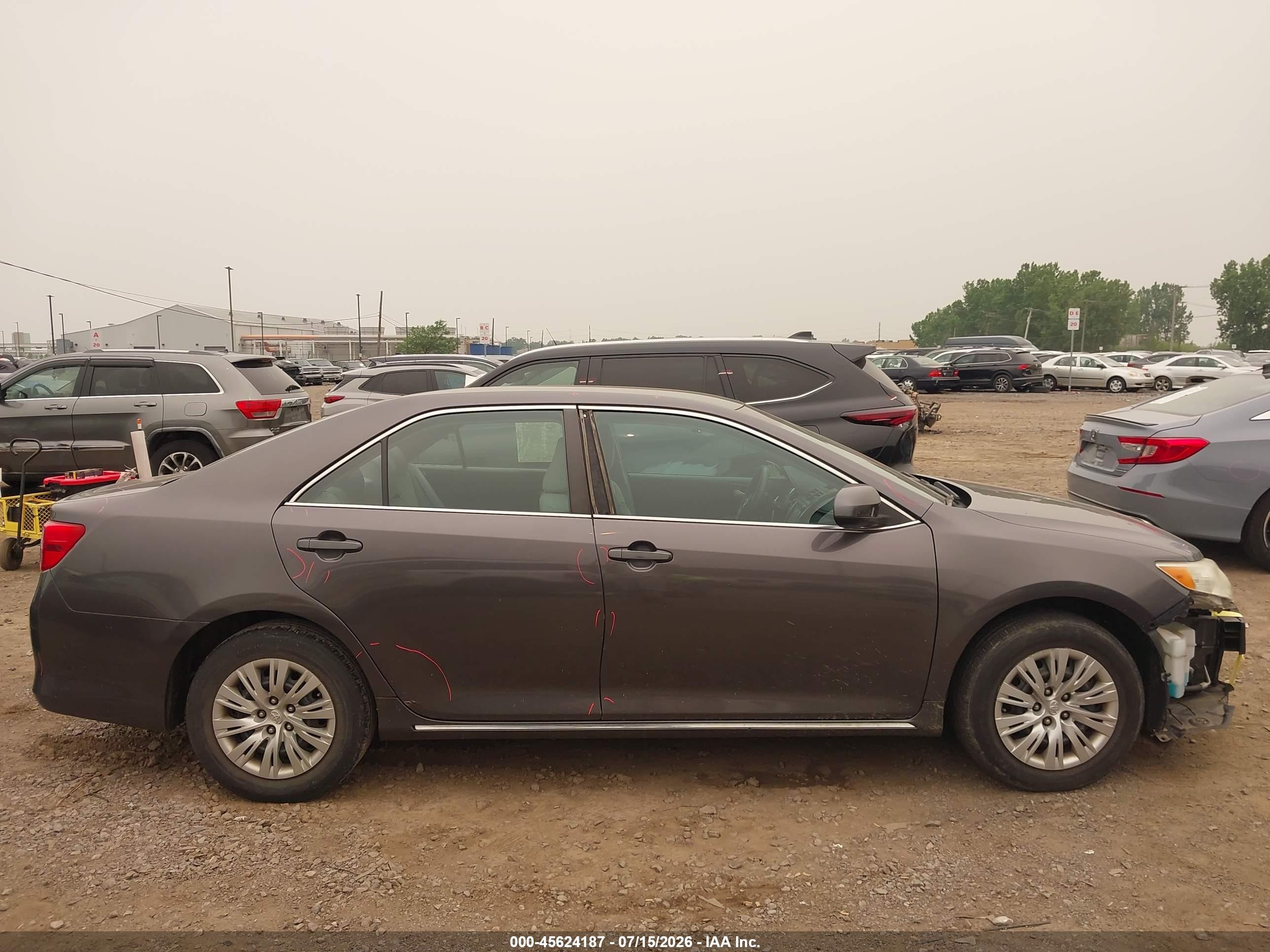 2013 Toyota Camry Le Gray vin: 4T4BF1FK9DR290891