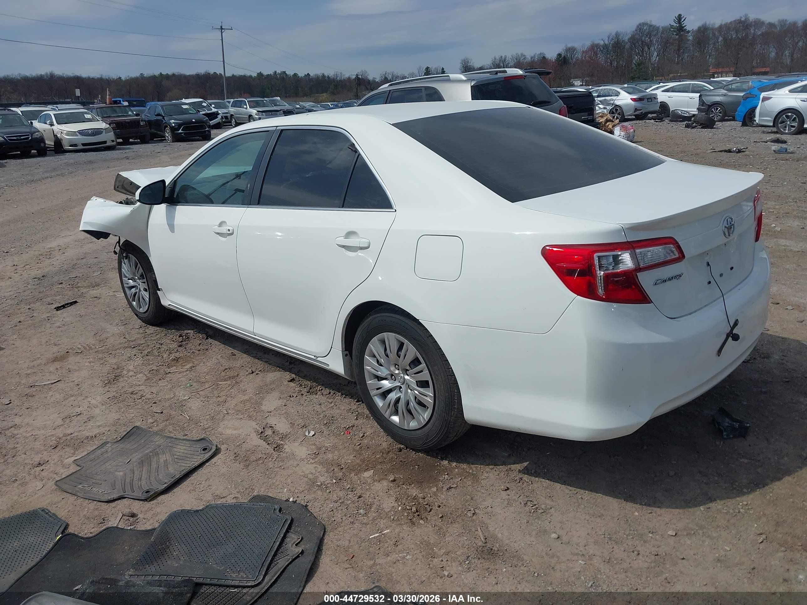 2013 Toyota Camry Le White vin: 4T4BF1FK9DR291328