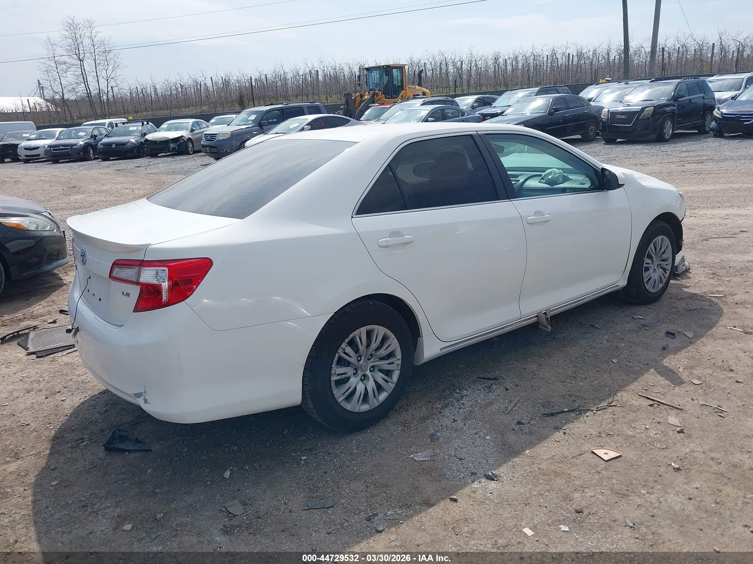 2013 Toyota Camry Le White vin: 4T4BF1FK9DR291328