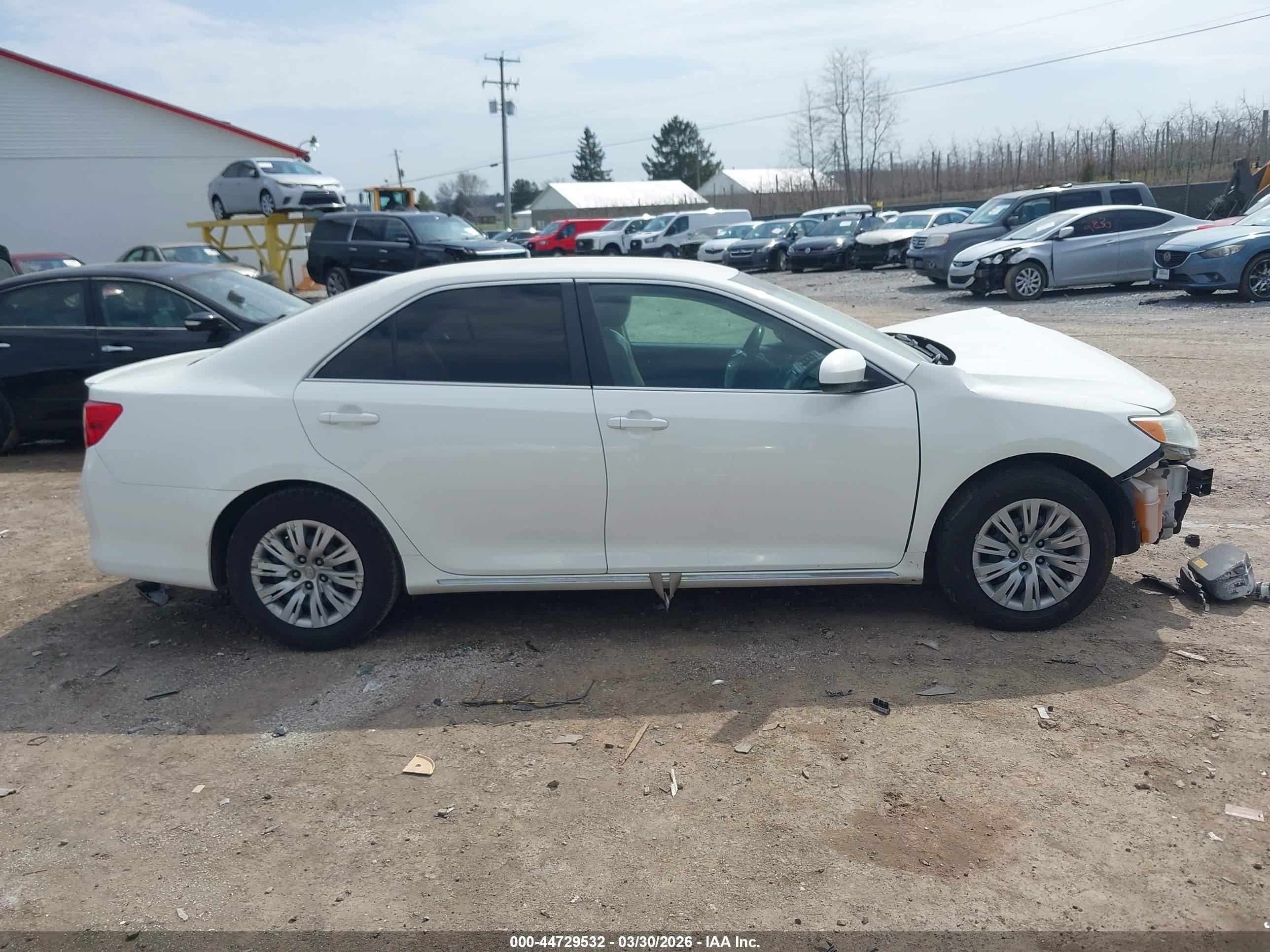 2013 Toyota Camry Le White vin: 4T4BF1FK9DR291328