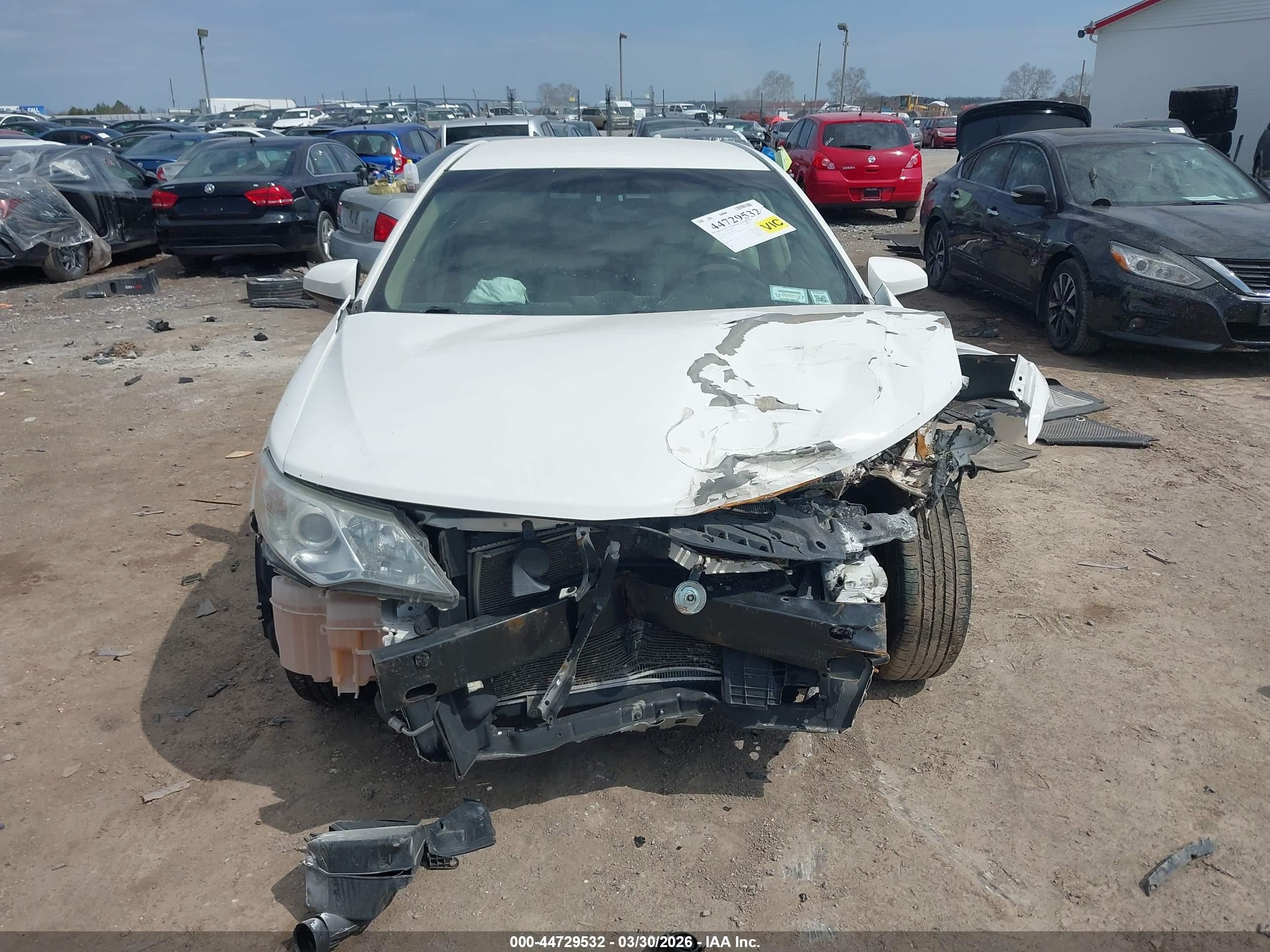 2013 Toyota Camry Le White vin: 4T4BF1FK9DR291328