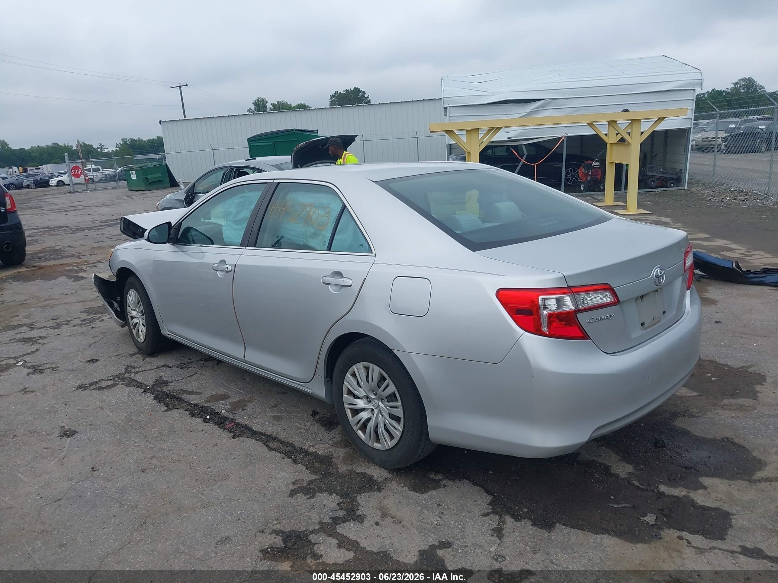 2013 Toyota Camry Le Silver vin: 4T4BF1FK9DR296643