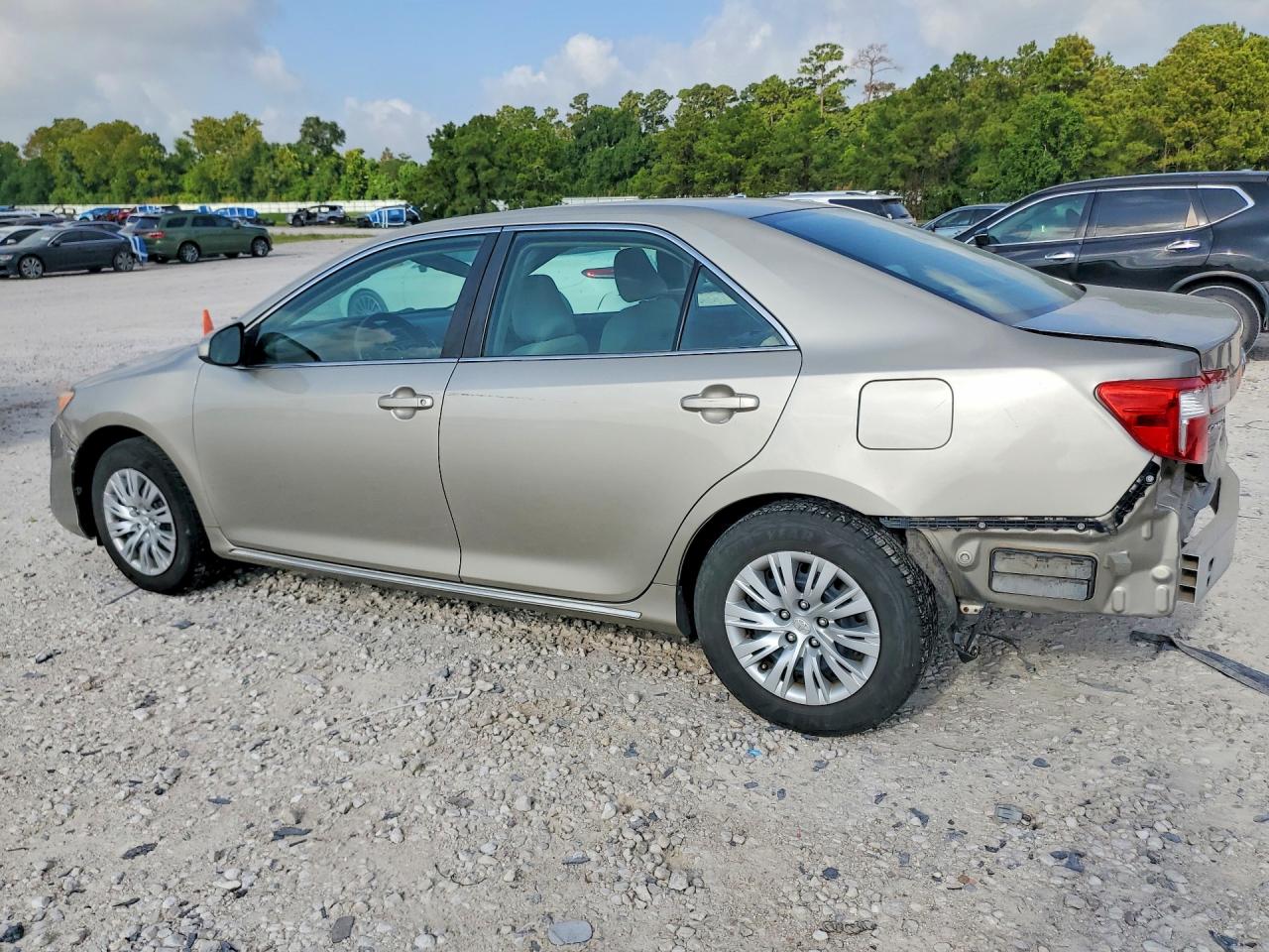 2013 Toyota Camry Le Beige vin: 4T4BF1FK9DR299607