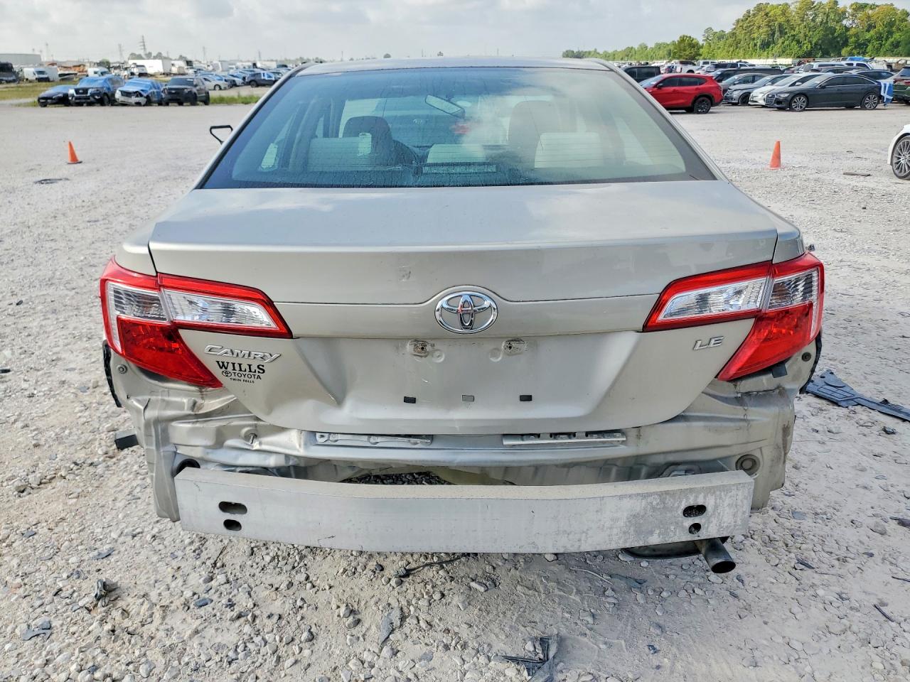 2013 Toyota Camry Le Beige vin: 4T4BF1FK9DR299607