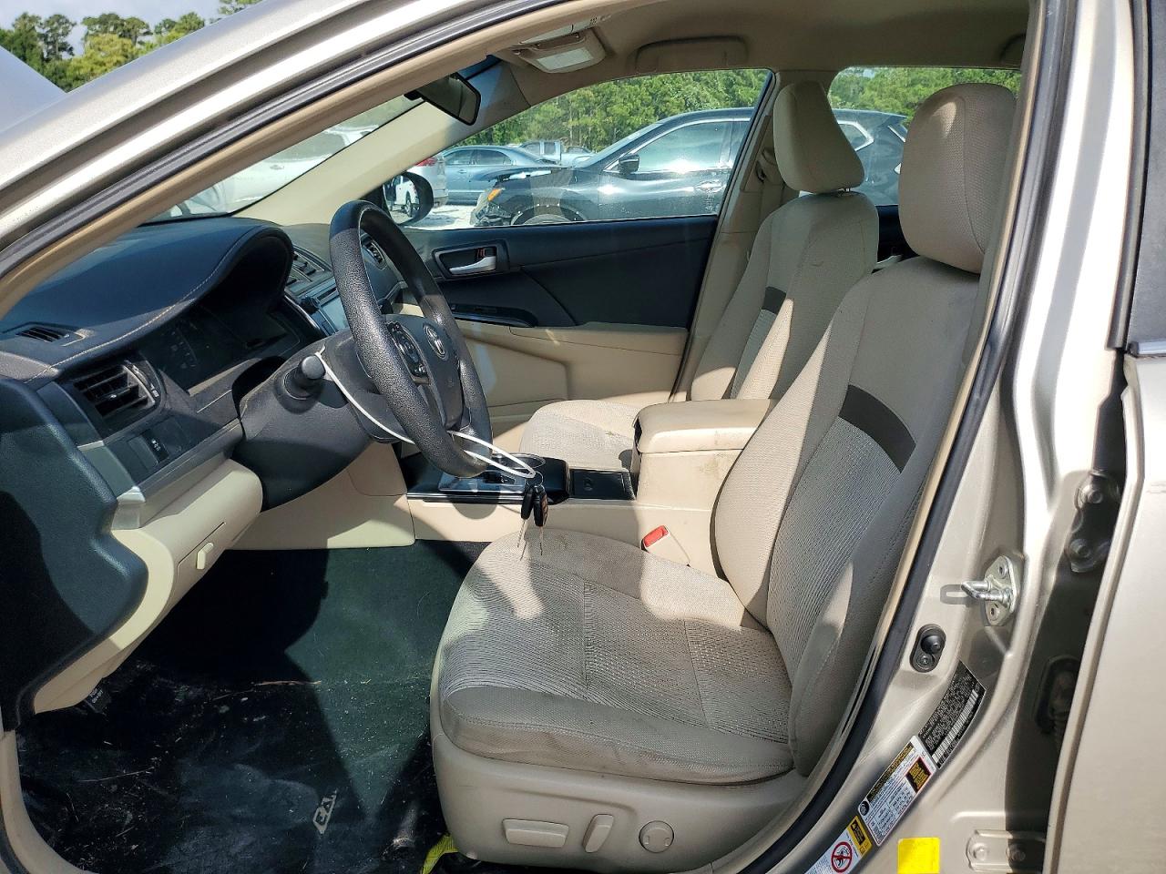 2013 Toyota Camry Le Beige vin: 4T4BF1FK9DR299607
