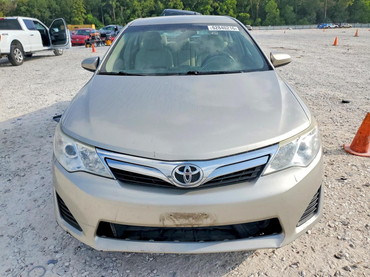 2013 Toyota Camry Le Beige vin: 4T4BF1FK9DR299607