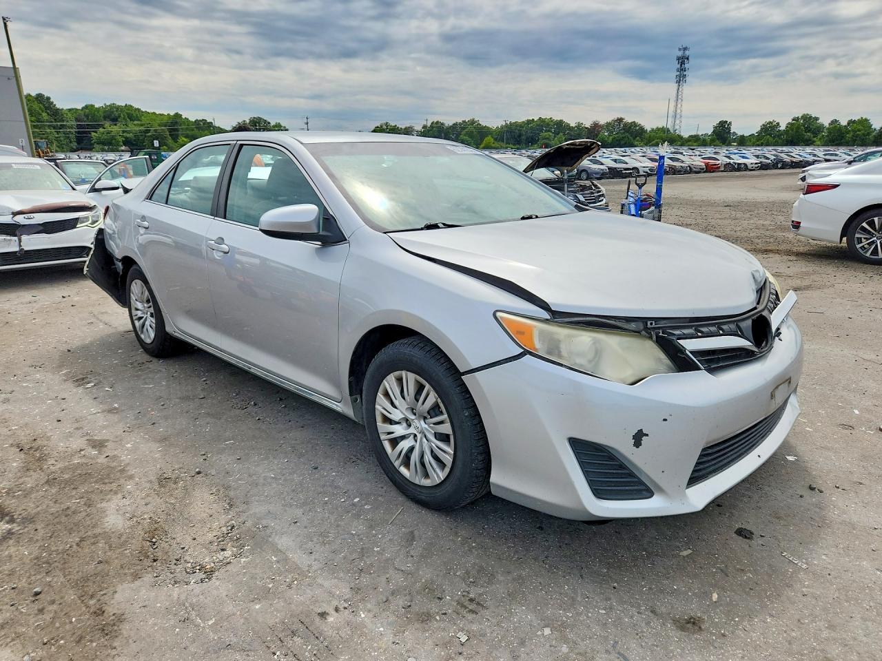 2013 Toyota Camry Le Silver vin: 4T4BF1FK9DR329236