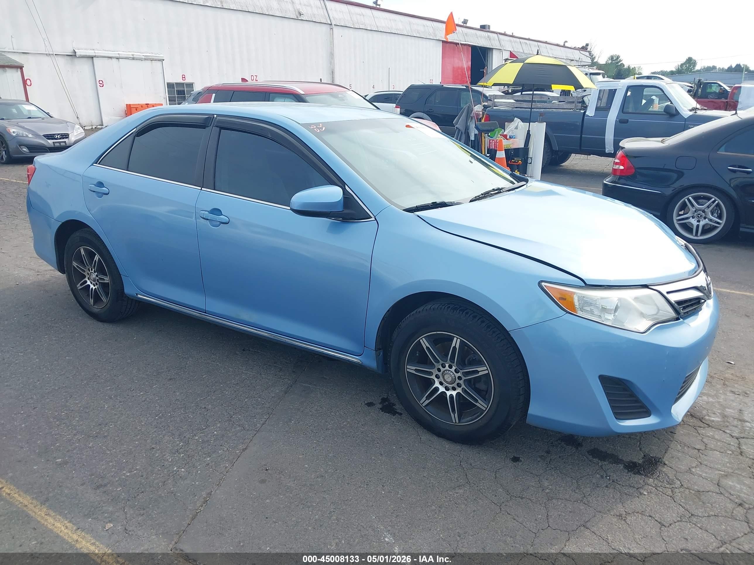 2013 Toyota Camry Le Light Blue vin: 4T4BF1FK9DR329317