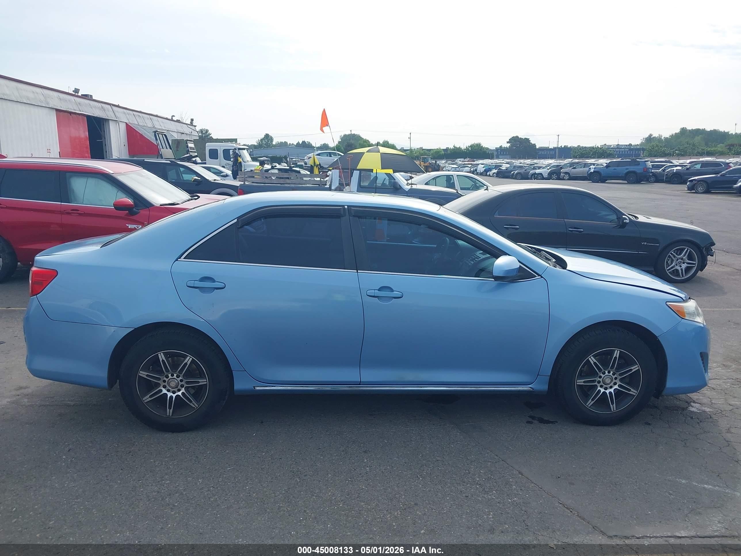 2013 Toyota Camry Le Light Blue vin: 4T4BF1FK9DR329317