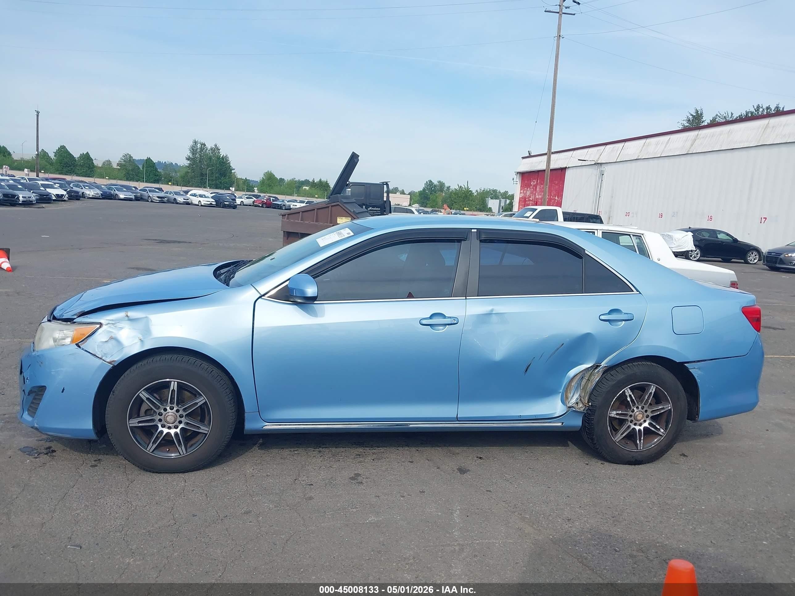 2013 Toyota Camry Le Light Blue vin: 4T4BF1FK9DR329317