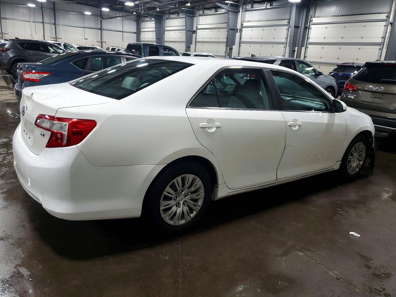 2014 Toyota Camry Le White vin: 4T4BF1FK9ER348600