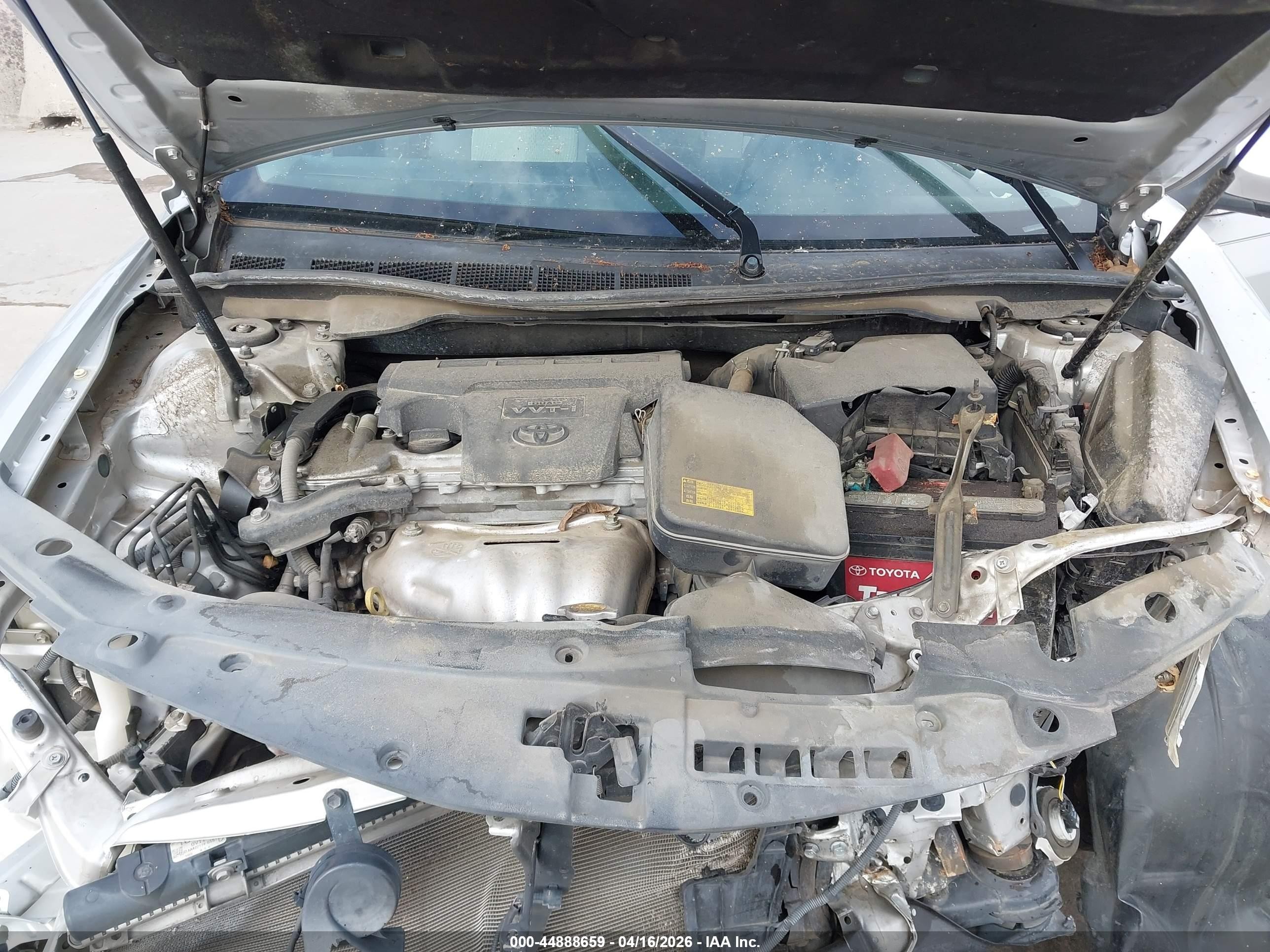 2014 Toyota Camry Le Серебряный vin: 4T4BF1FK9ER352663
