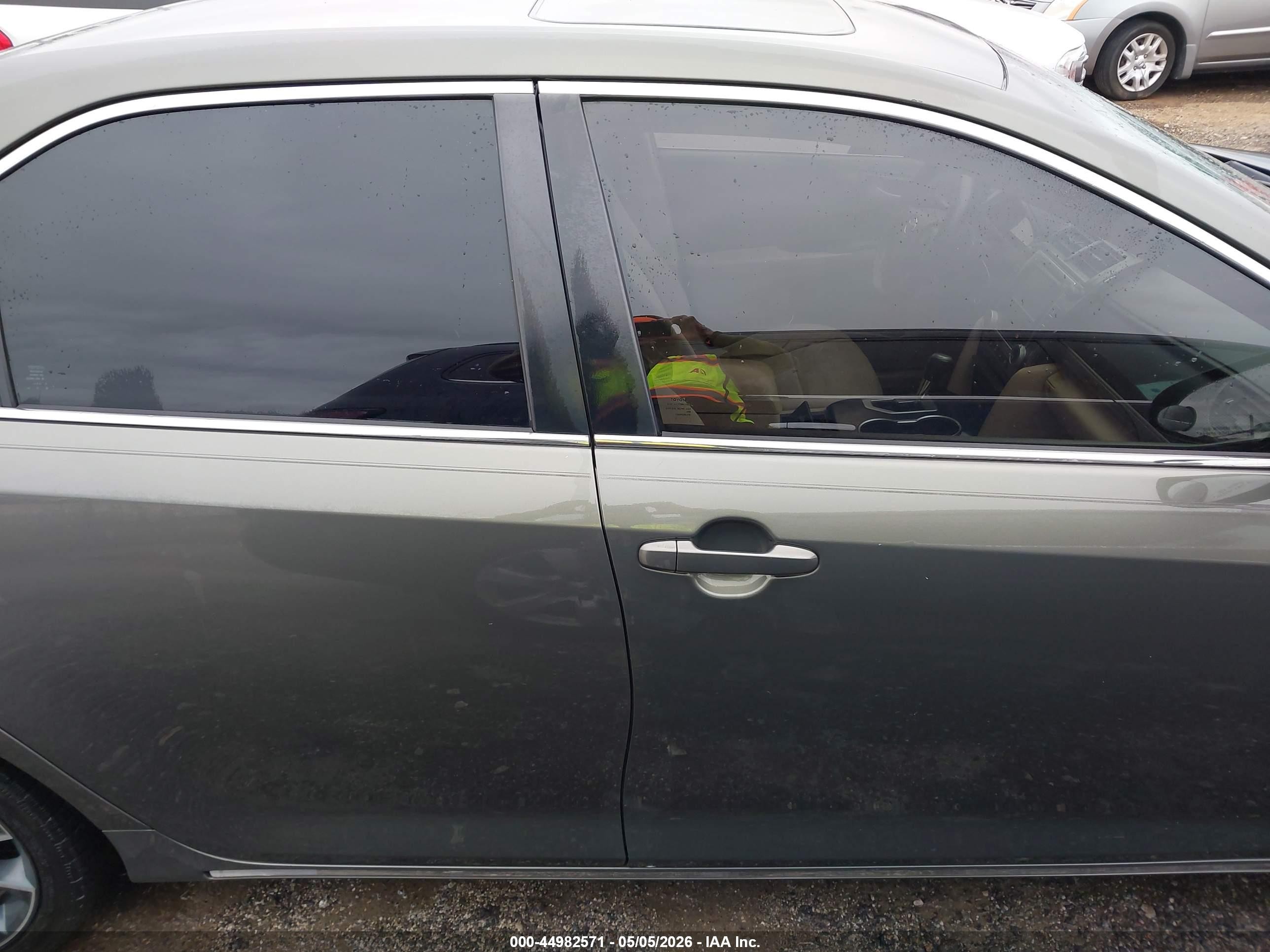 2014 Toyota Camry Le Brown vin: 4T4BF1FK9ER353425