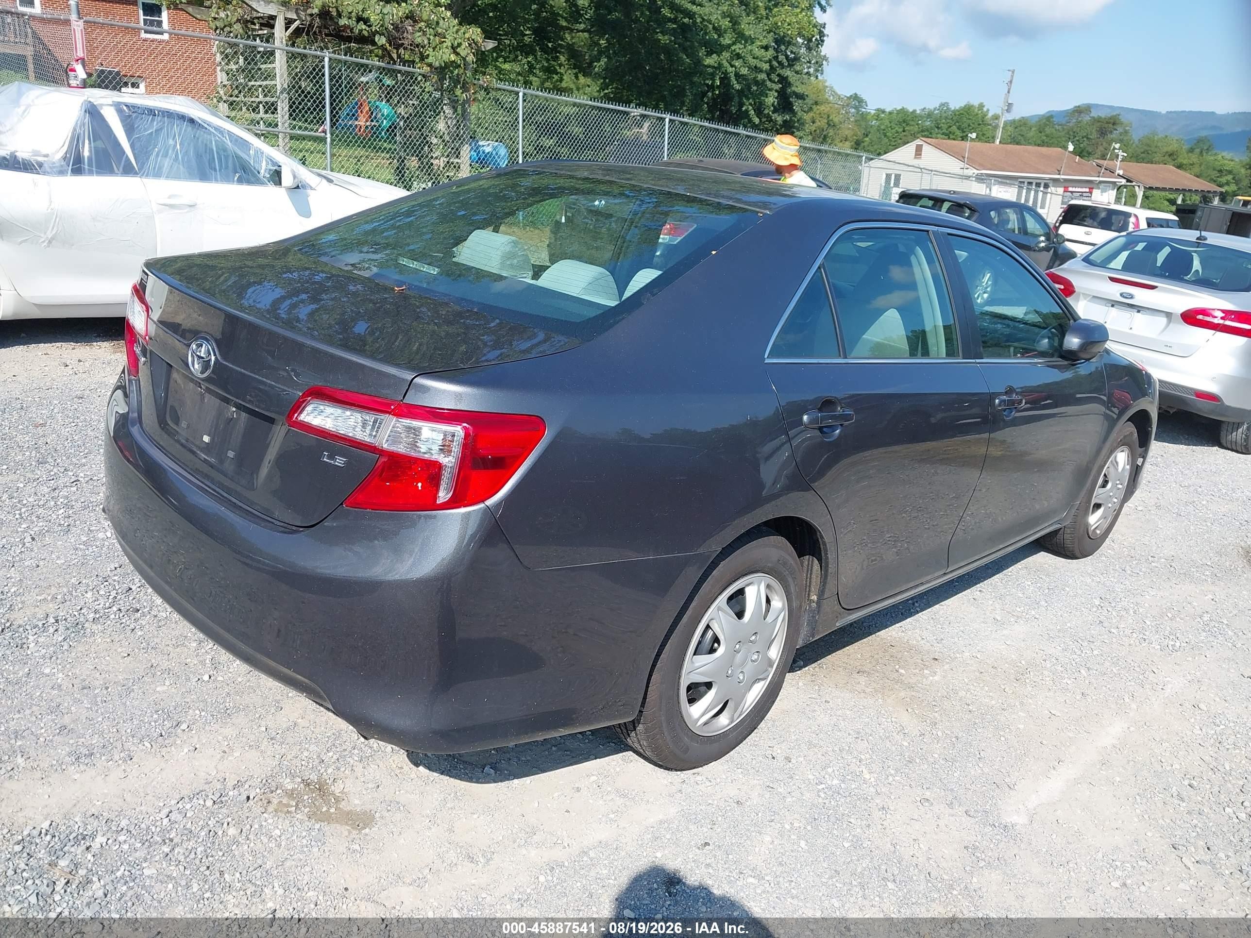 2014 Toyota Camry Le Gray vin: 4T4BF1FK9ER369429
