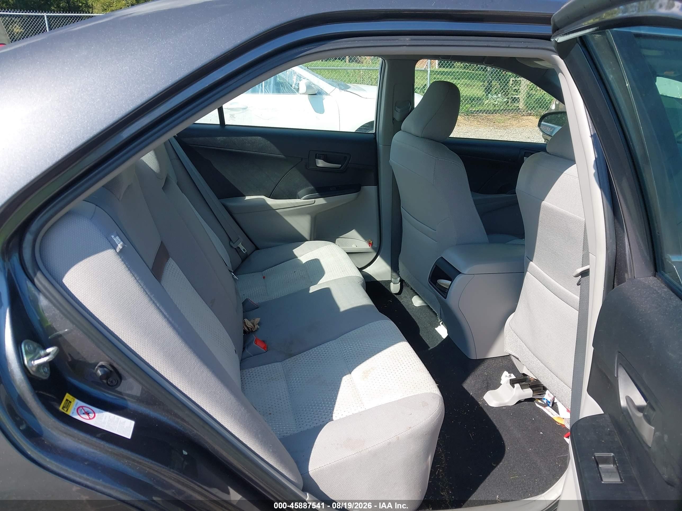 2014 Toyota Camry Le Gray vin: 4T4BF1FK9ER369429