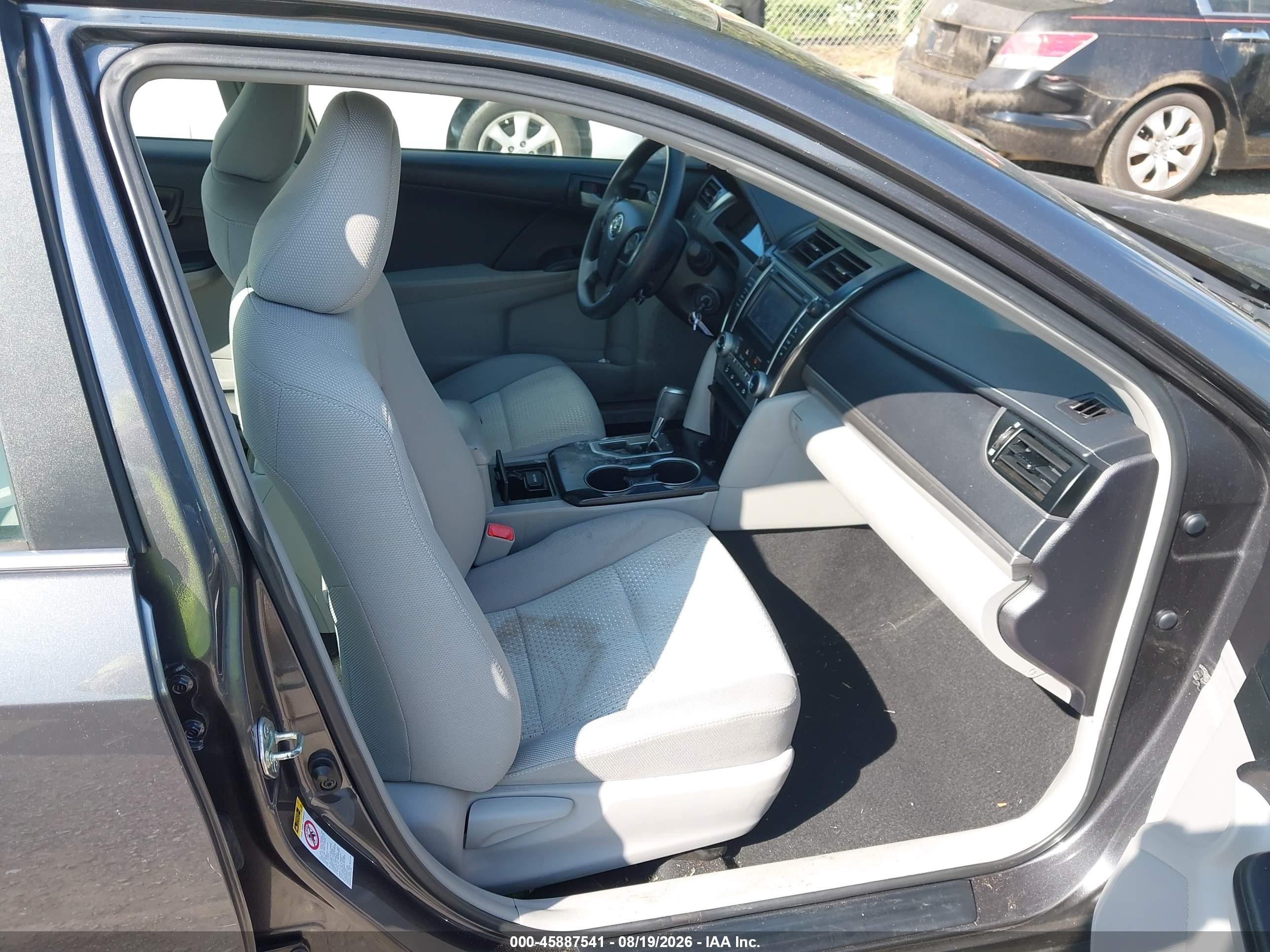 2014 Toyota Camry Le Gray vin: 4T4BF1FK9ER369429