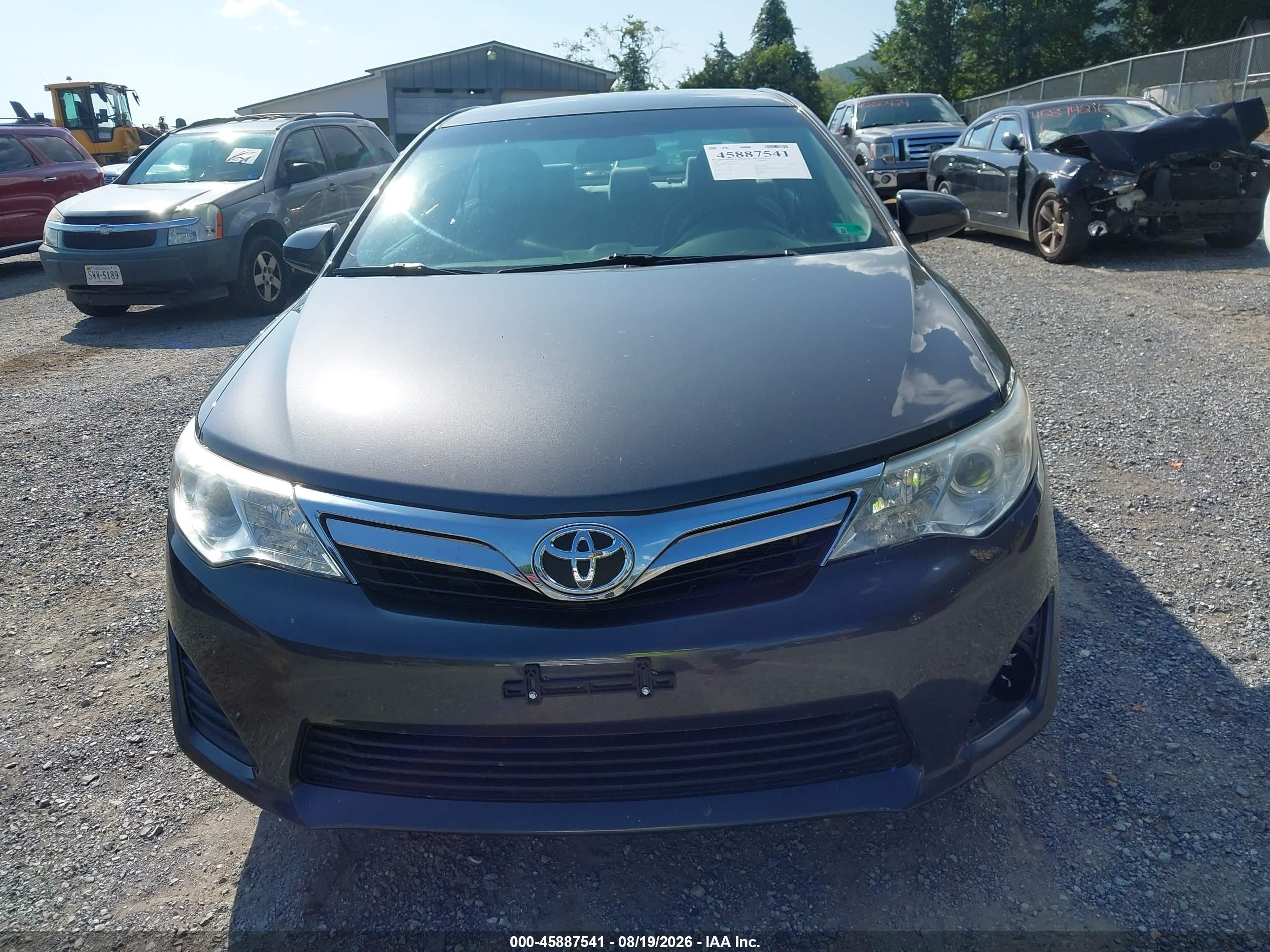 2014 Toyota Camry Le Gray vin: 4T4BF1FK9ER369429