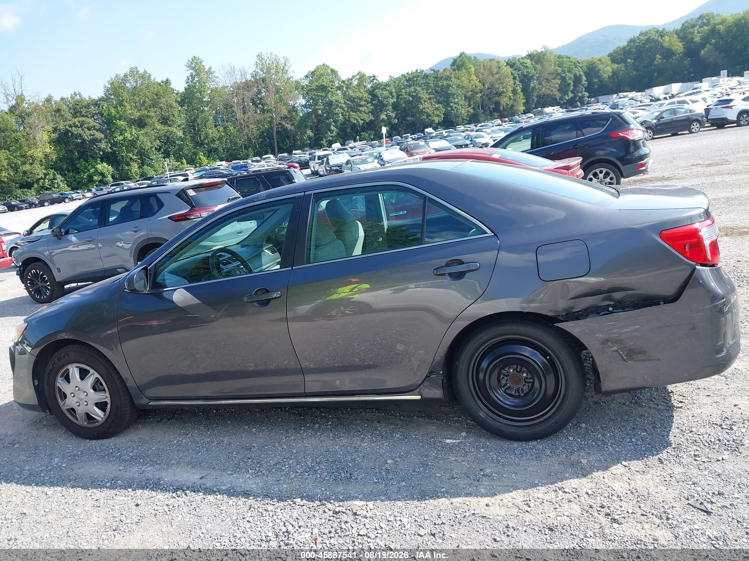2014 Toyota Camry Le Gray vin: 4T4BF1FK9ER369429