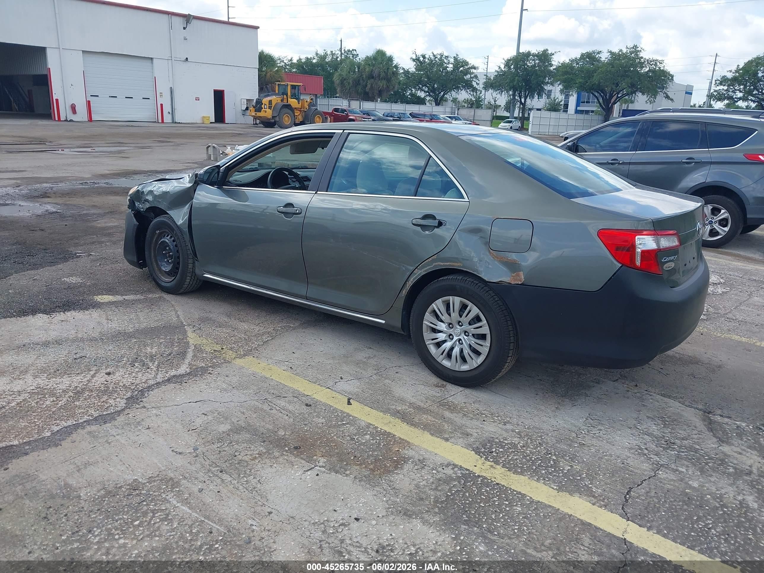 2014 Toyota Camry Le Green vin: 4T4BF1FK9ER371715