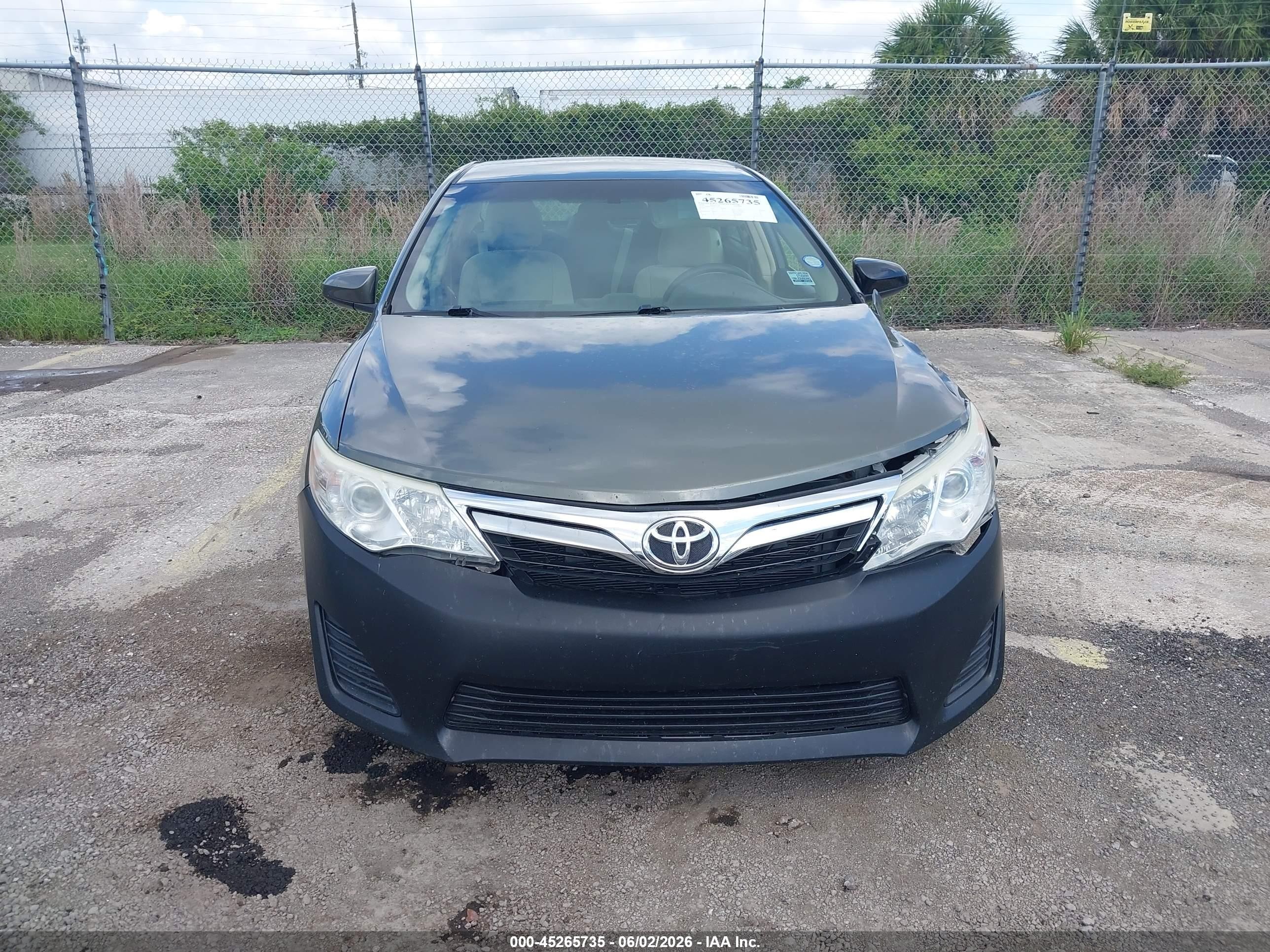 2014 Toyota Camry Le Green vin: 4T4BF1FK9ER371715