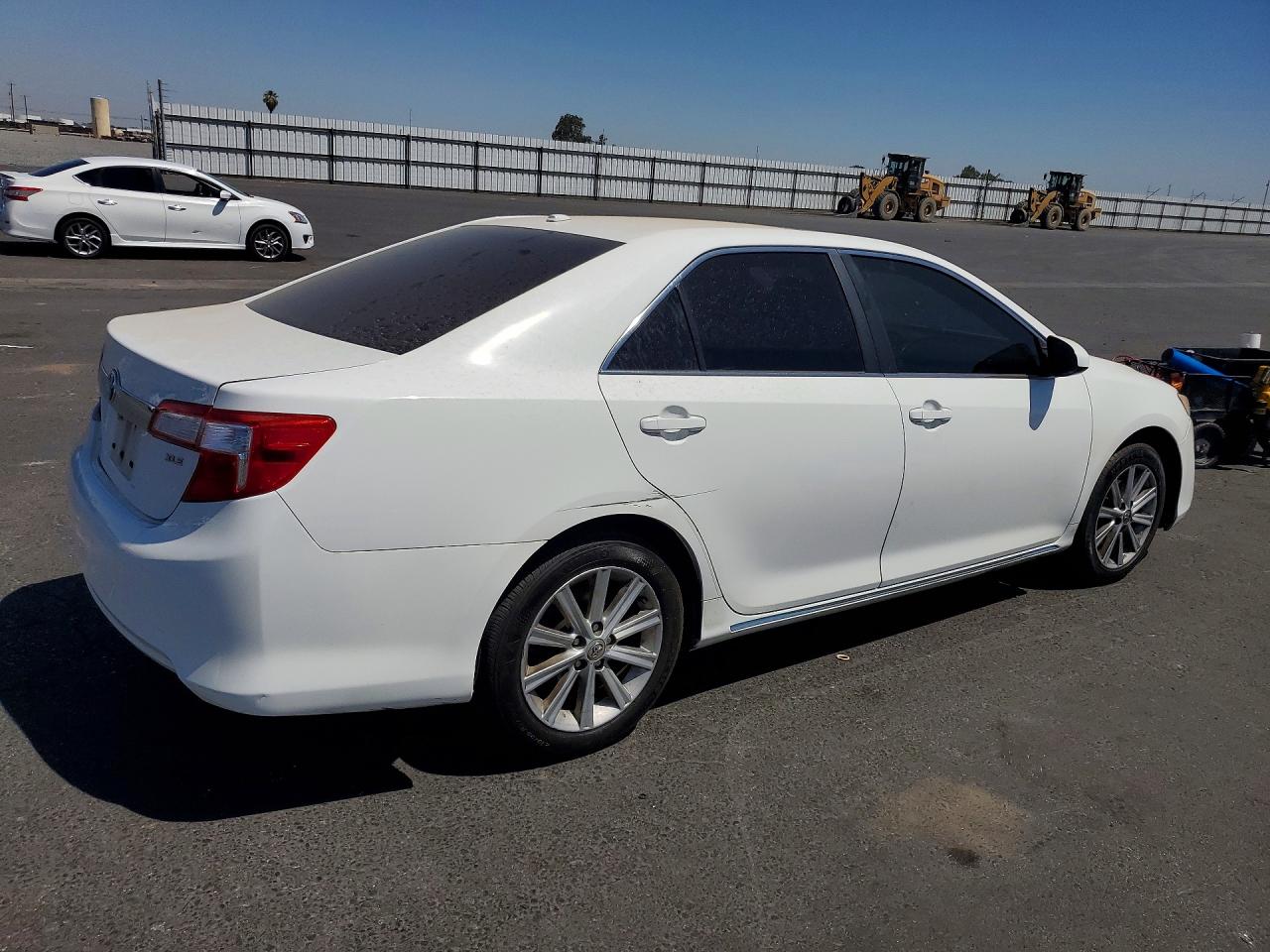 2014 Toyota Camry Xle White vin: 4T4BF1FK9ER371956