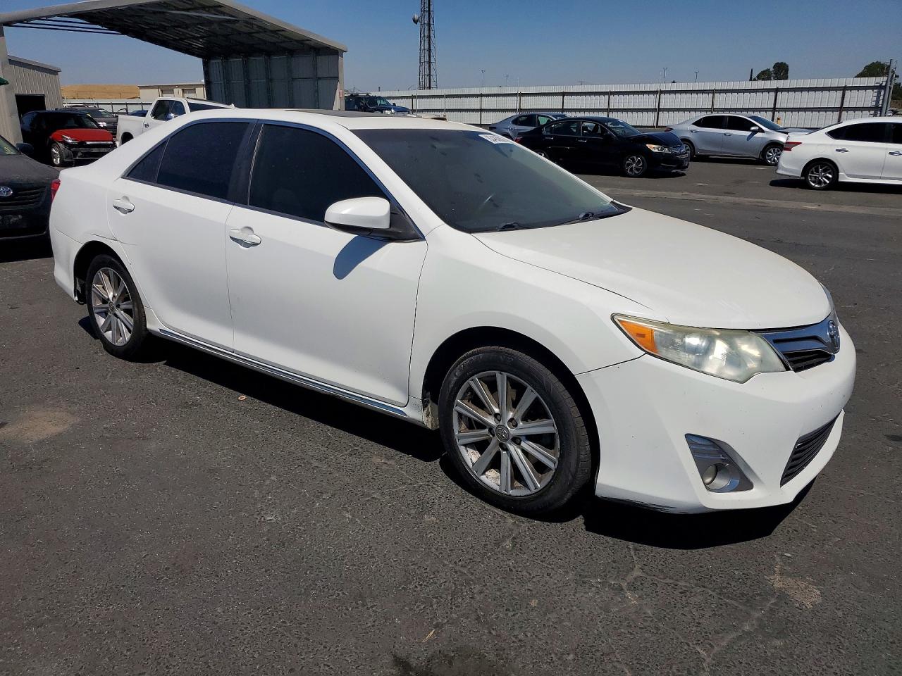 2014 Toyota Camry Xle White vin: 4T4BF1FK9ER371956