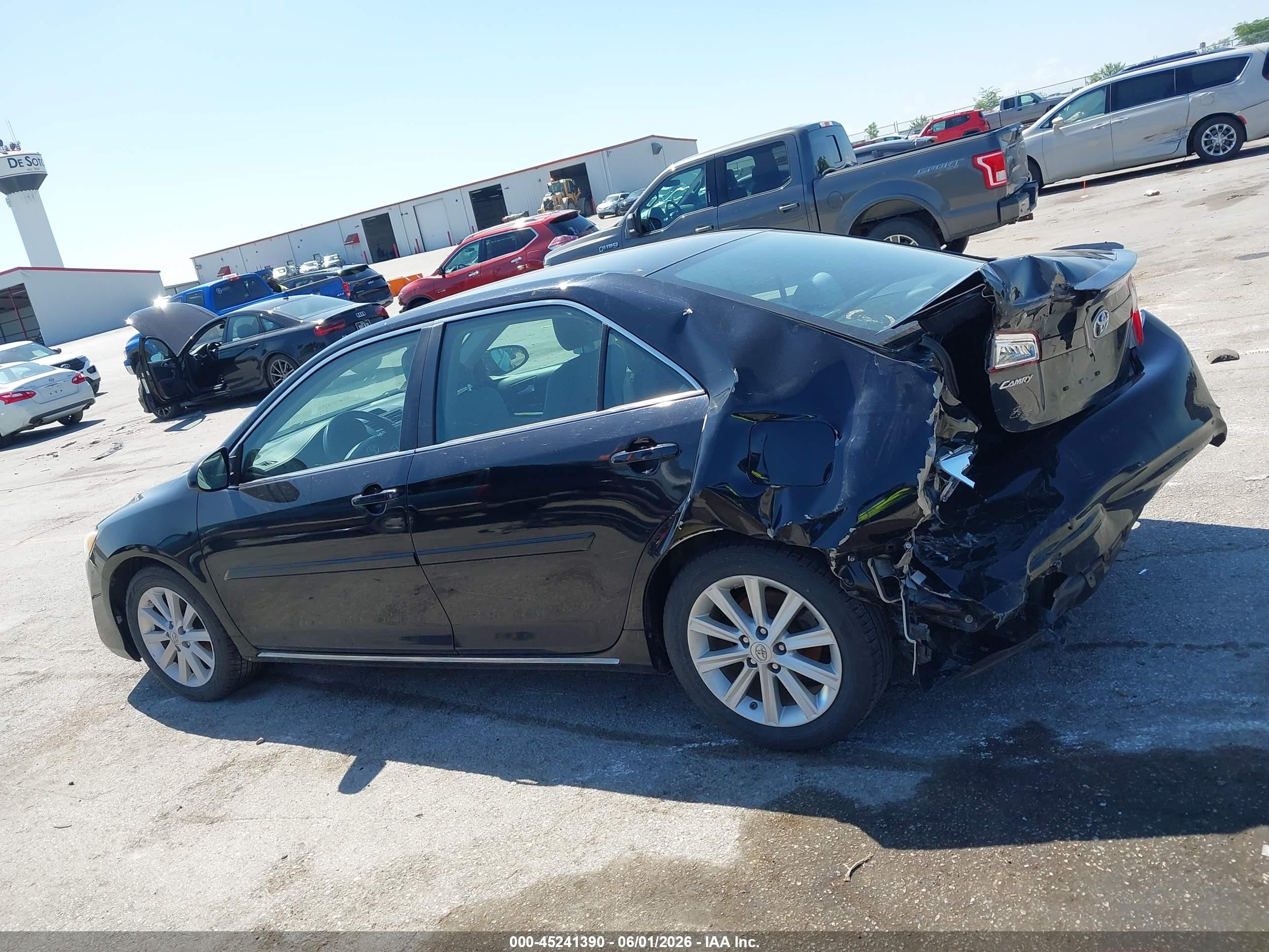 2014 Toyota Camry Le Black vin: 4T4BF1FK9ER377238