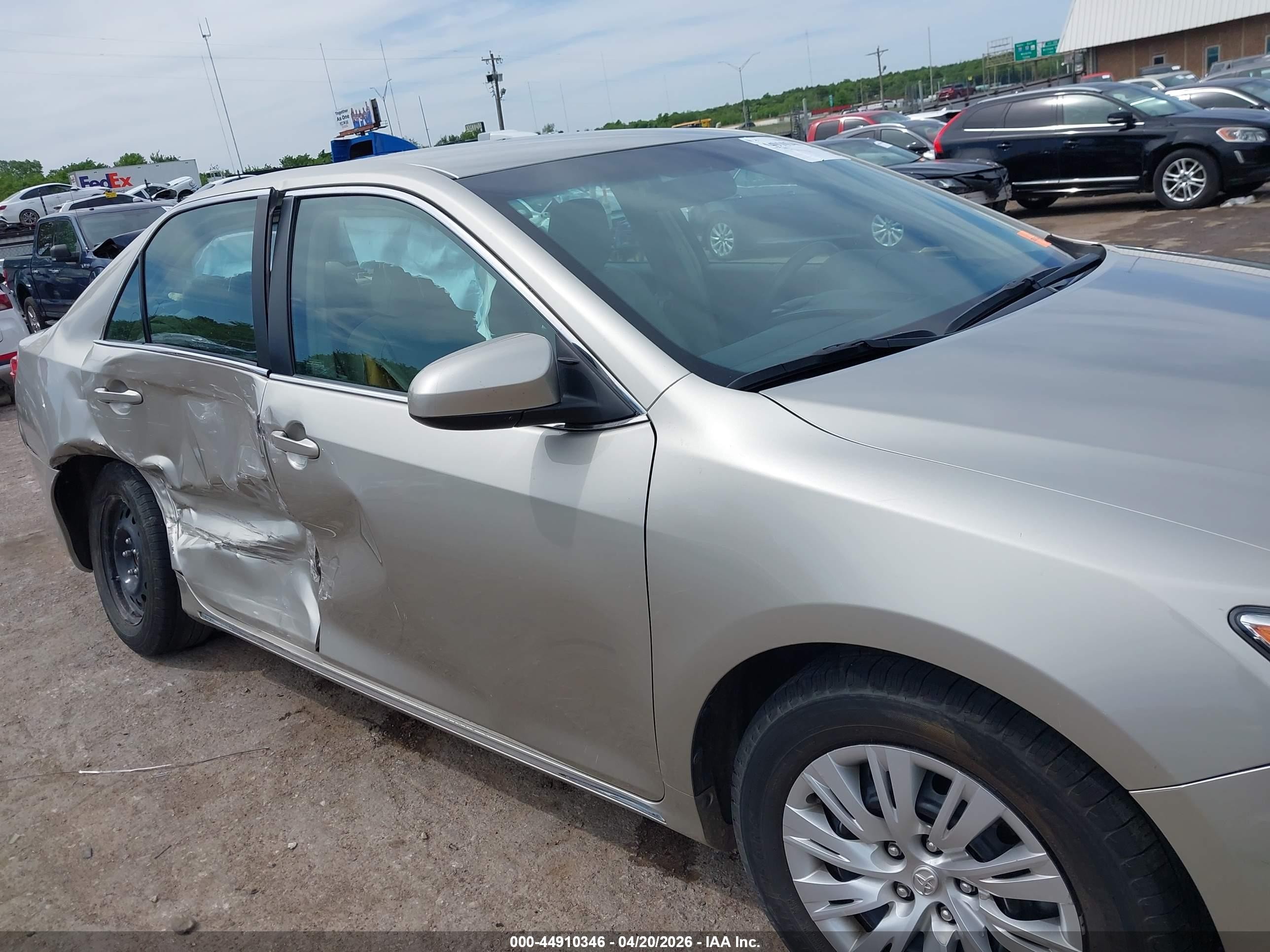 2014 Toyota Camry Le Бежевый vin: 4T4BF1FK9ER379412