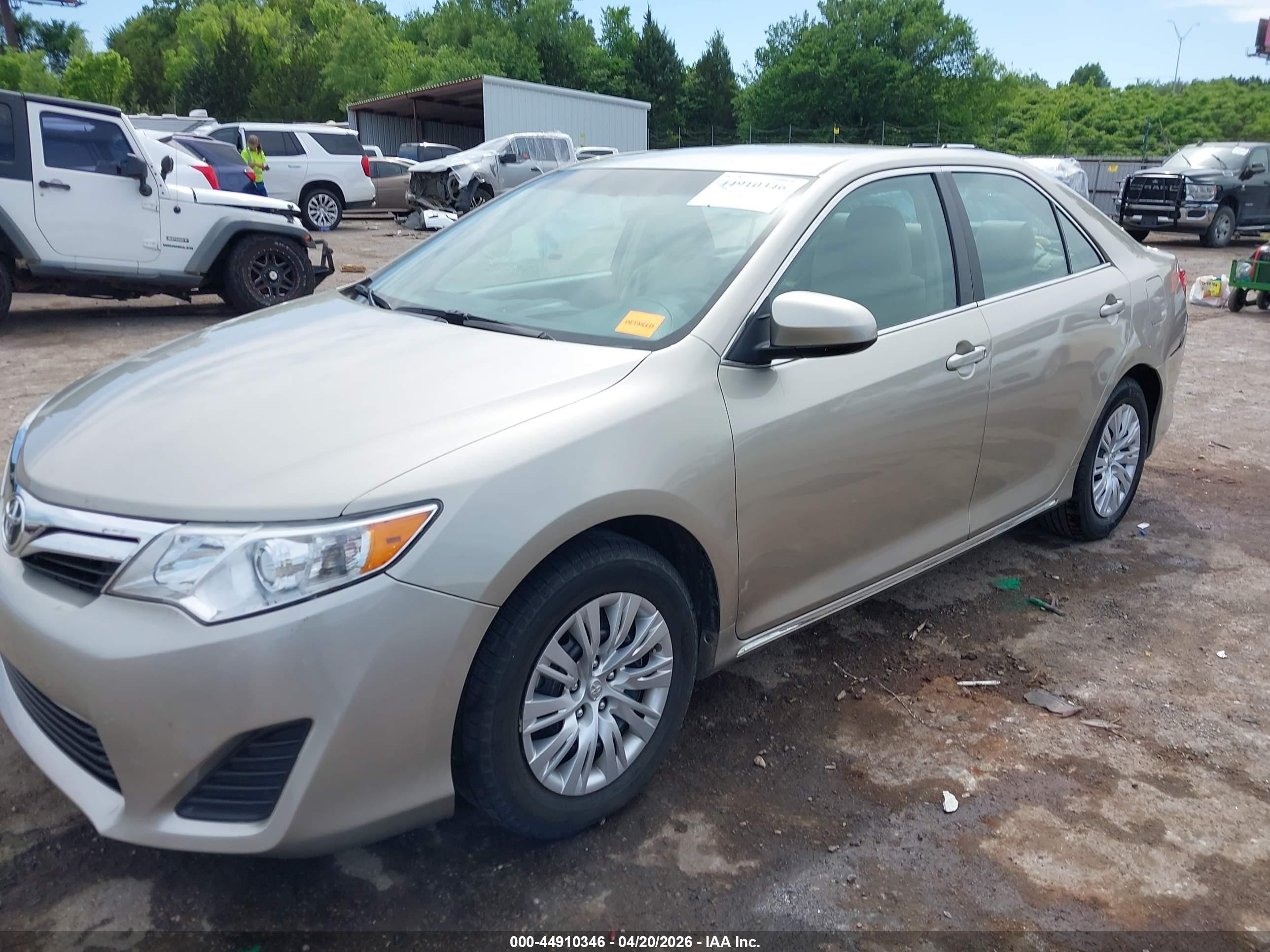 2014 Toyota Camry Le Бежевый vin: 4T4BF1FK9ER379412