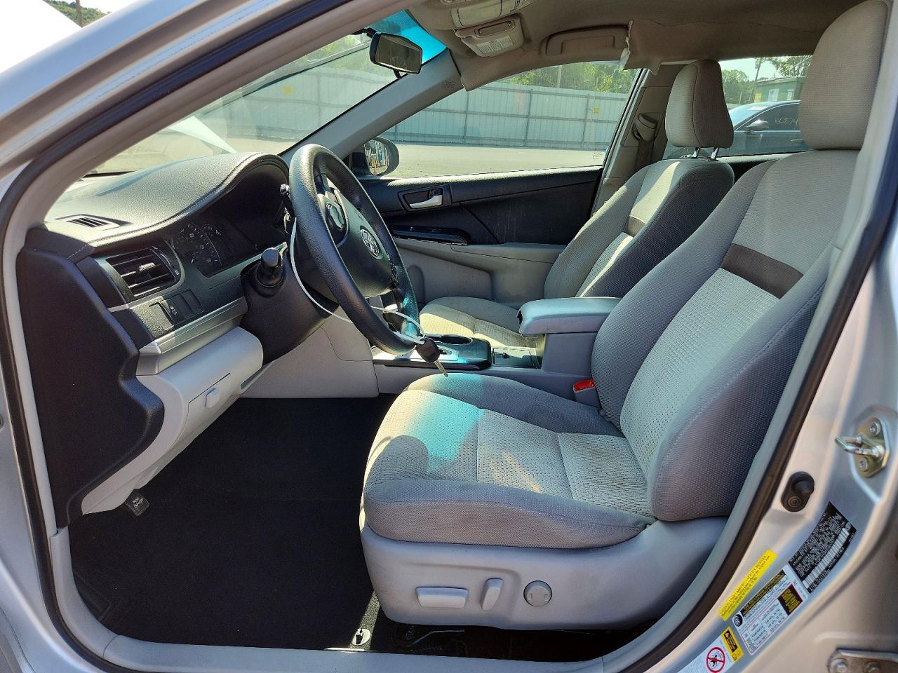 2014 Toyota Camry Le Silver vin: 4T4BF1FK9ER381757