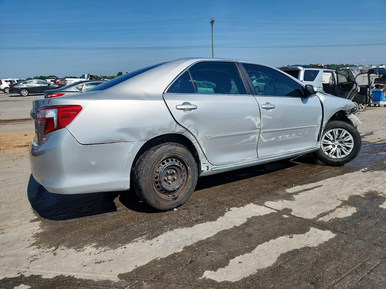 2014 Toyota Camry Le Silver vin: 4T4BF1FK9ER381757